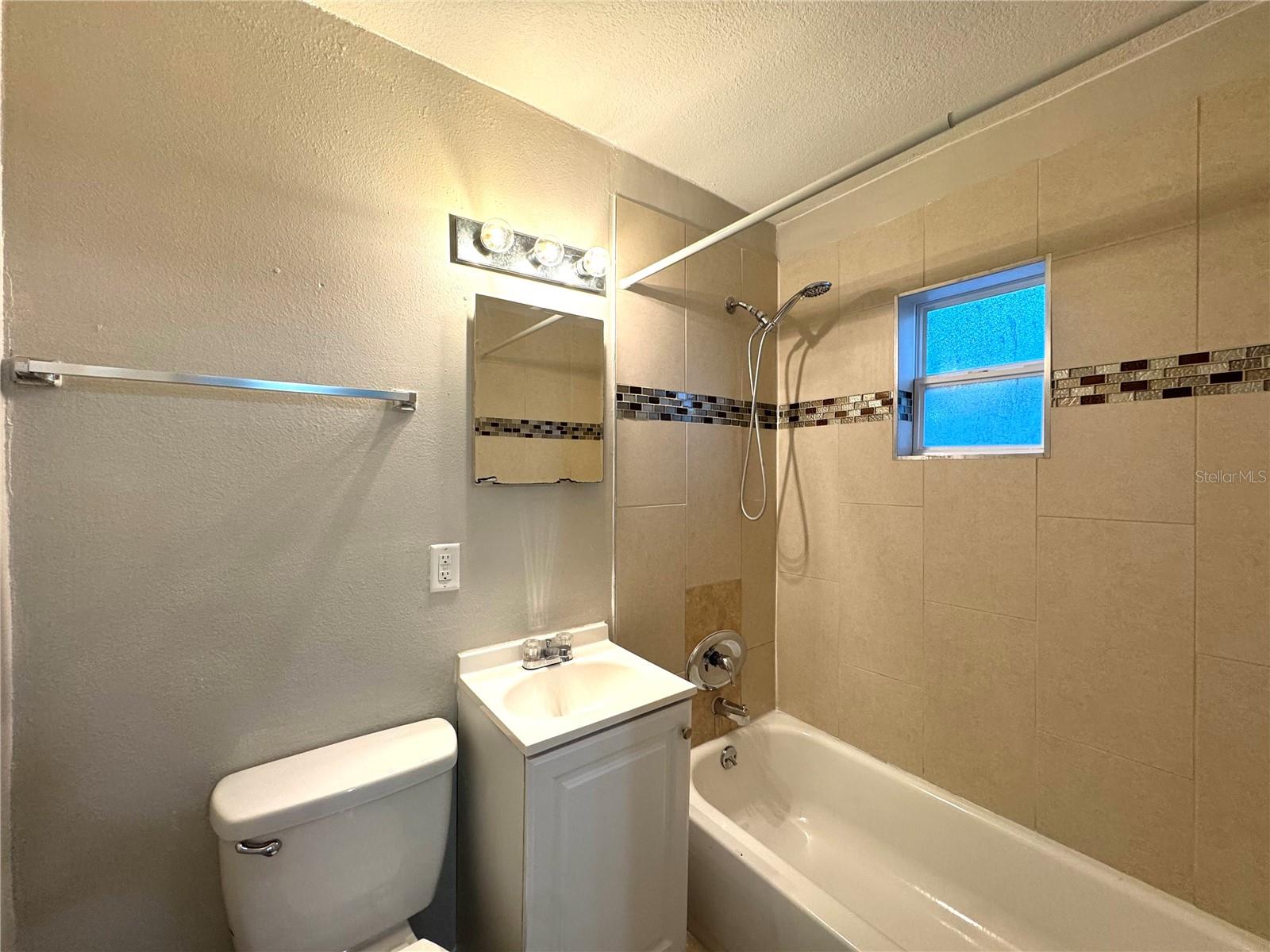 Image 14 of 16 For 430 Parsons Avenue 2