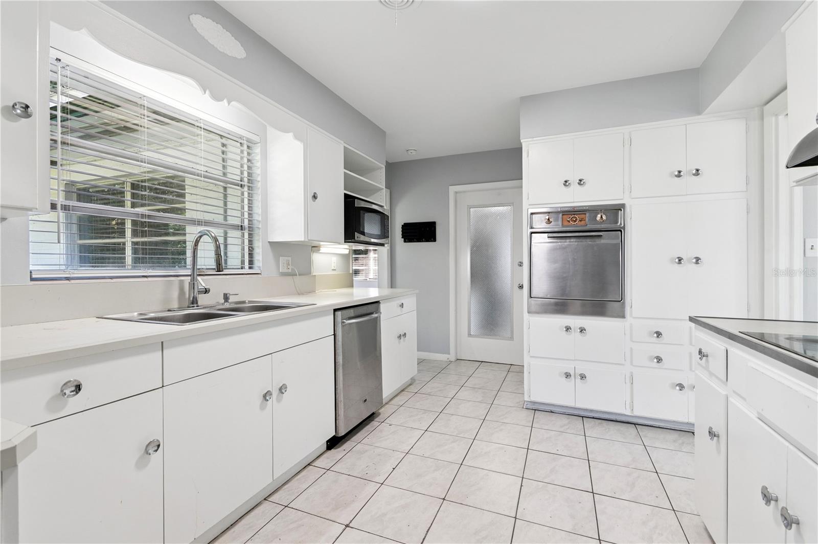 Image 9 of 30 For 606 Briarcliffe Street