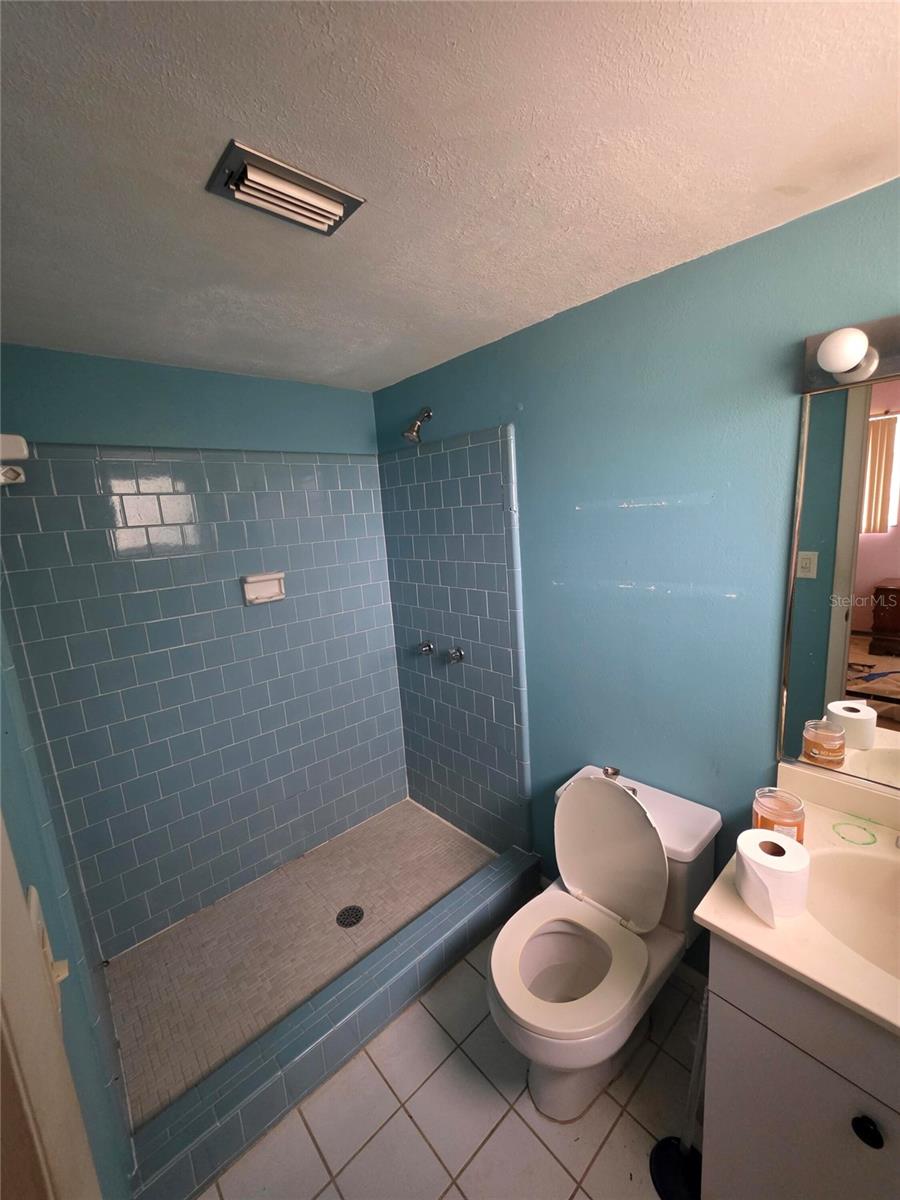 Image 14 of 25 For 2103 Canal Drive B7