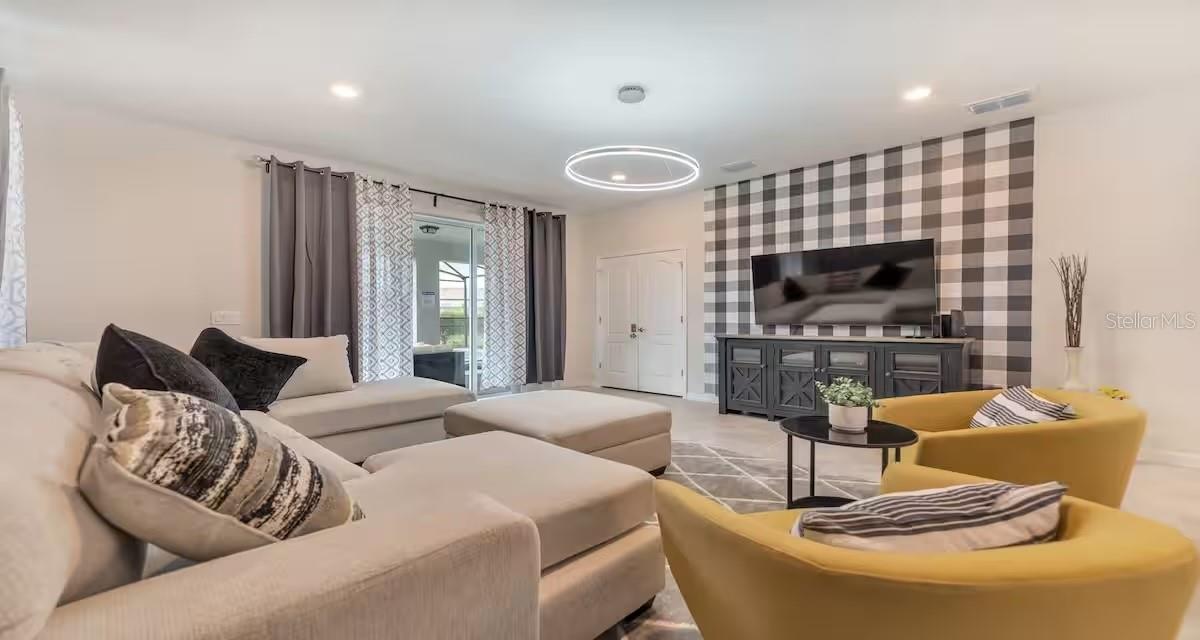 Image 22 of 32 For 7303 Oakmoss Loop