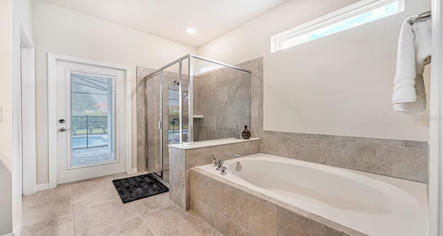 Image 24 of 32 For 7303 Oakmoss Loop