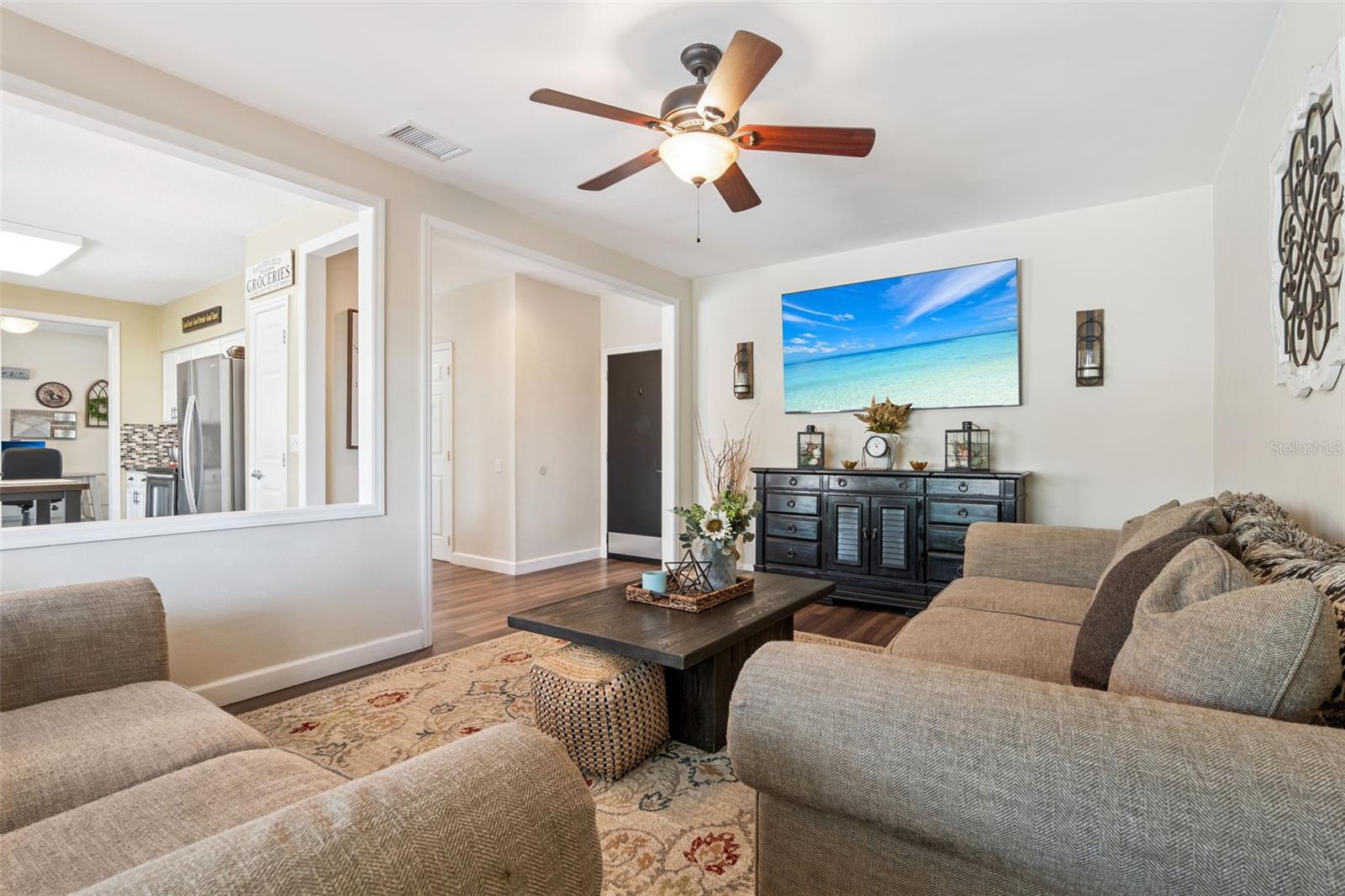 Image 16 of 38 For 908 Garden Glen Loop