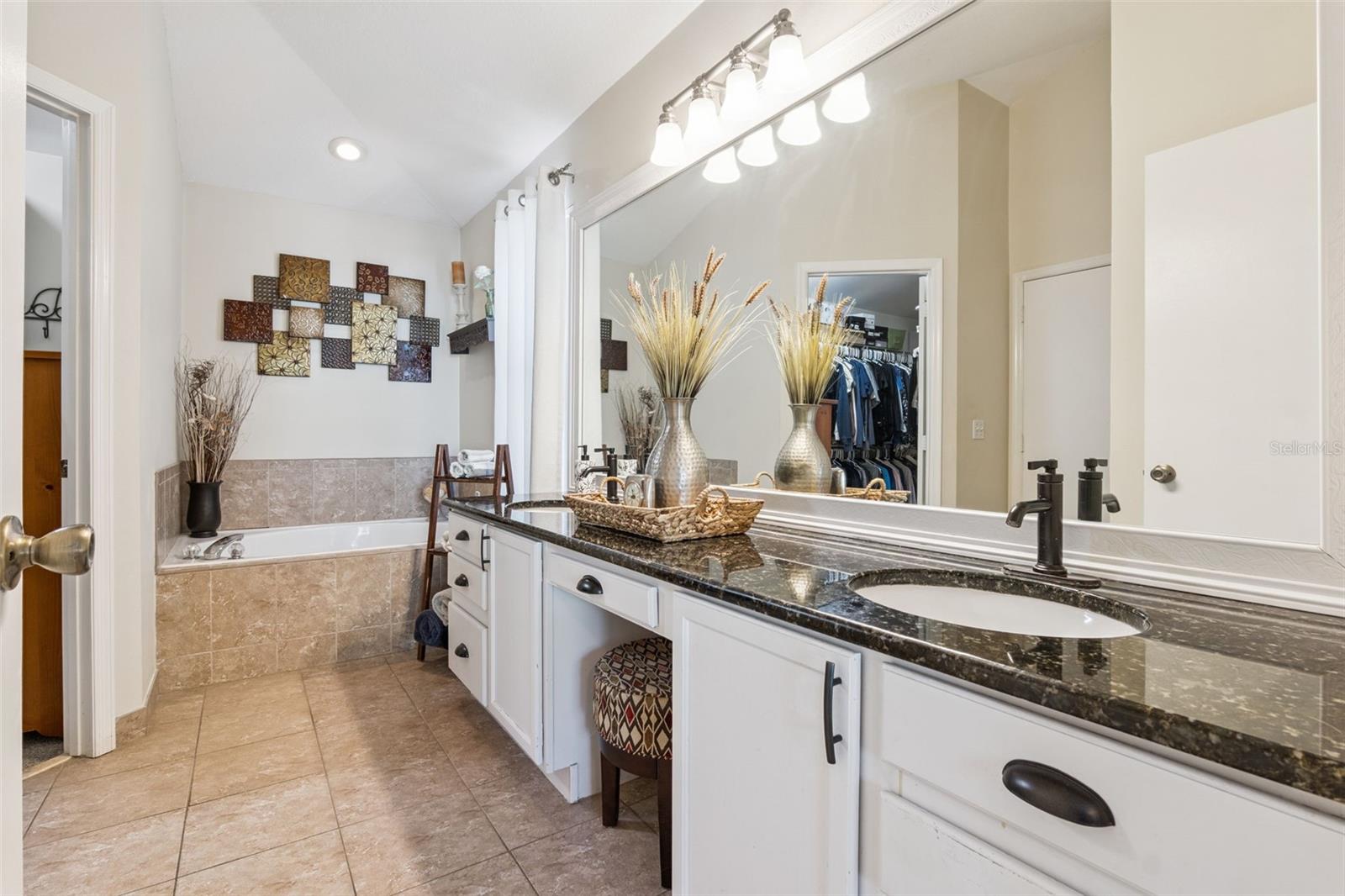 Image 21 of 38 For 908 Garden Glen Loop