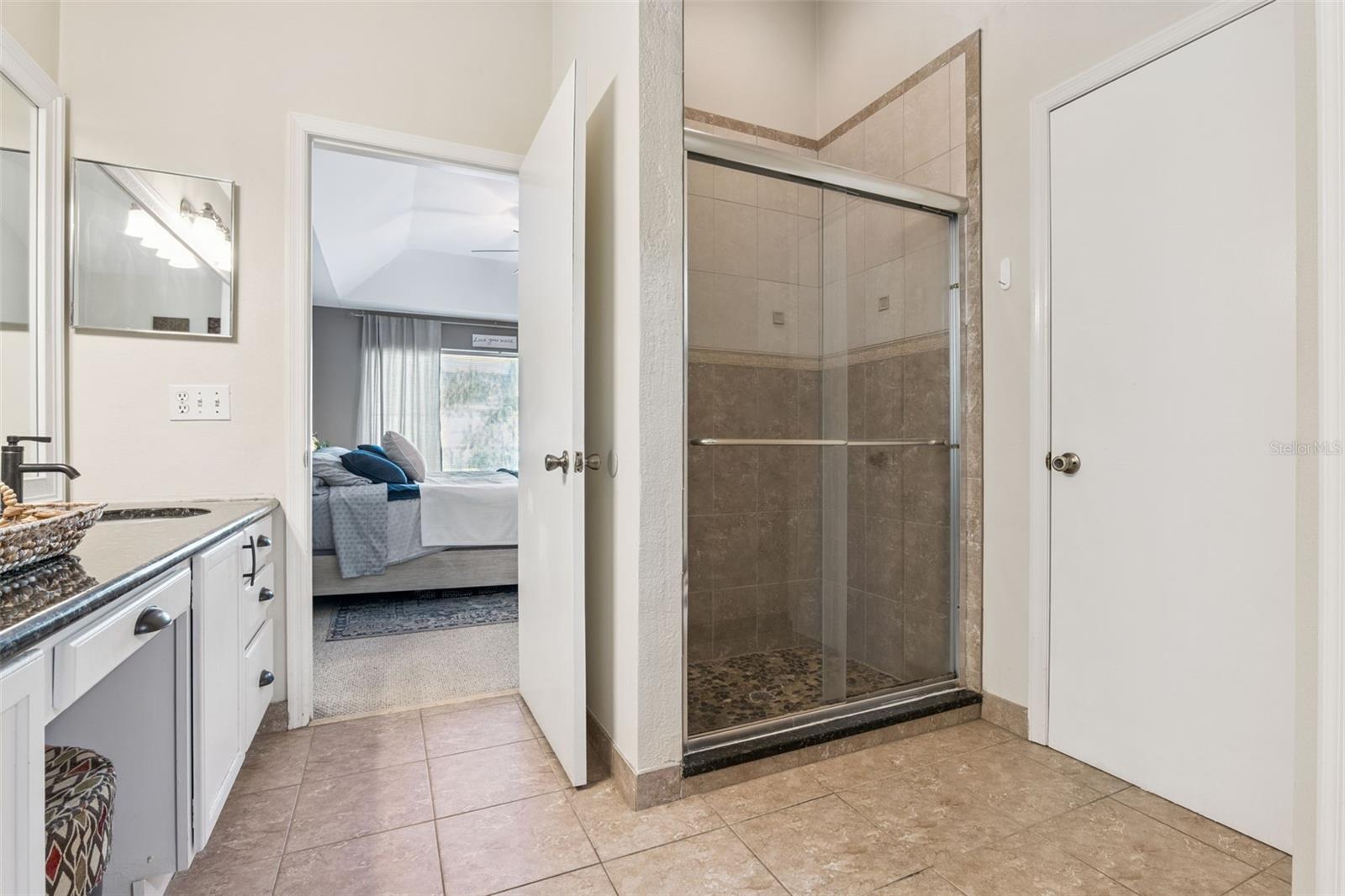 Image 22 of 38 For 908 Garden Glen Loop