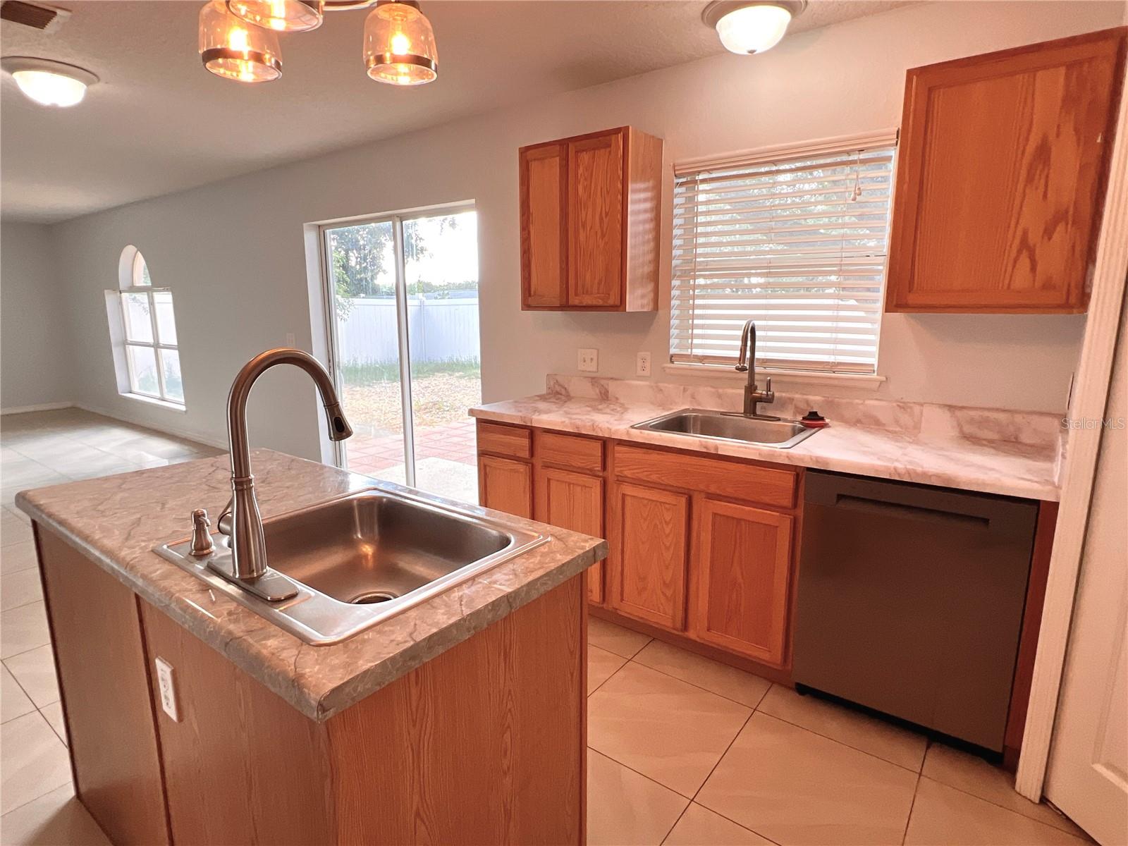 Image 9 of 53 For 329 Blake Avenue