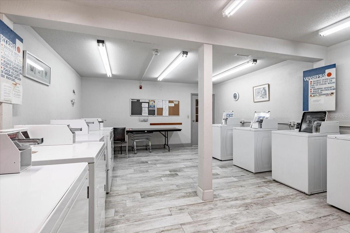 Image 13 of 21 For 3800 Saxon Dr  43c