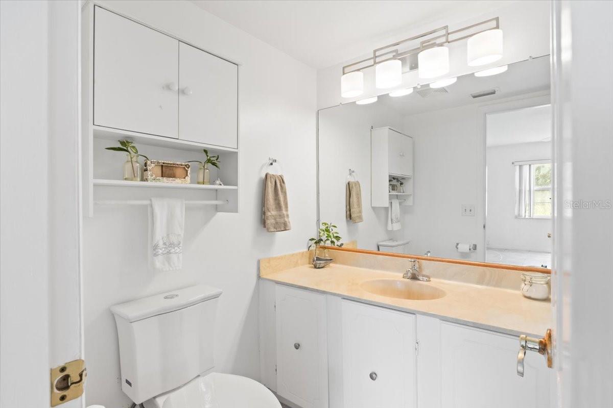 Image 7 of 21 For 3800 Saxon Dr  43c