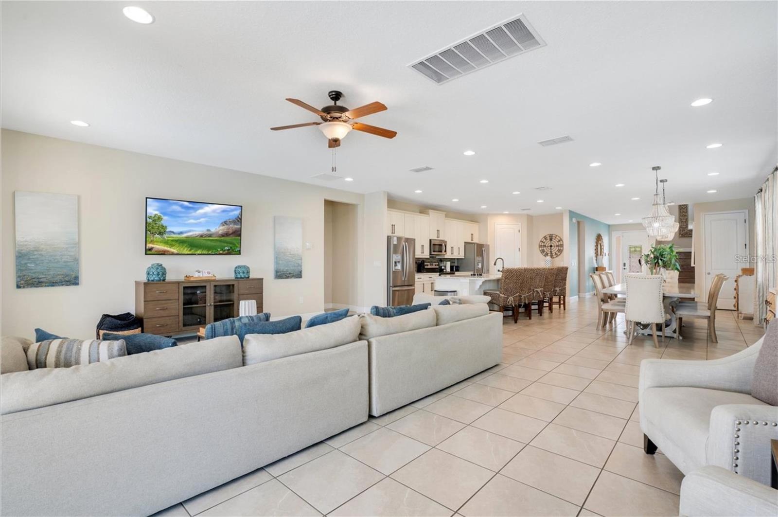 Image 12 of 71 For 7644 Fairfax Drive