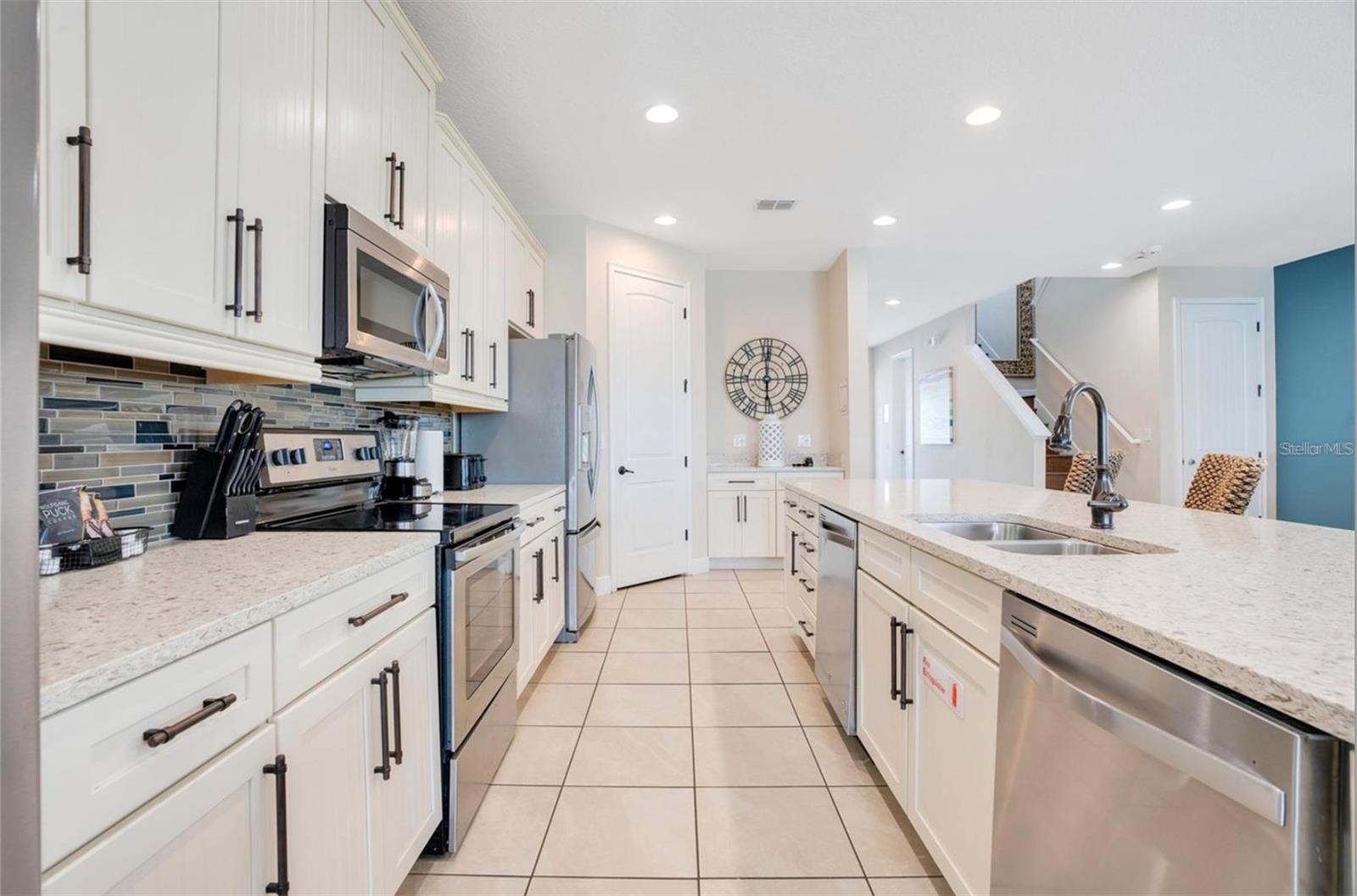 Image 16 of 71 For 7644 Fairfax Drive