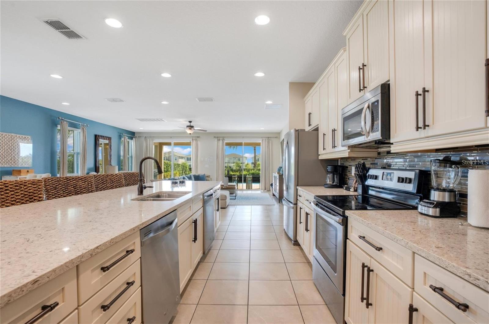 Image 17 of 71 For 7644 Fairfax Drive