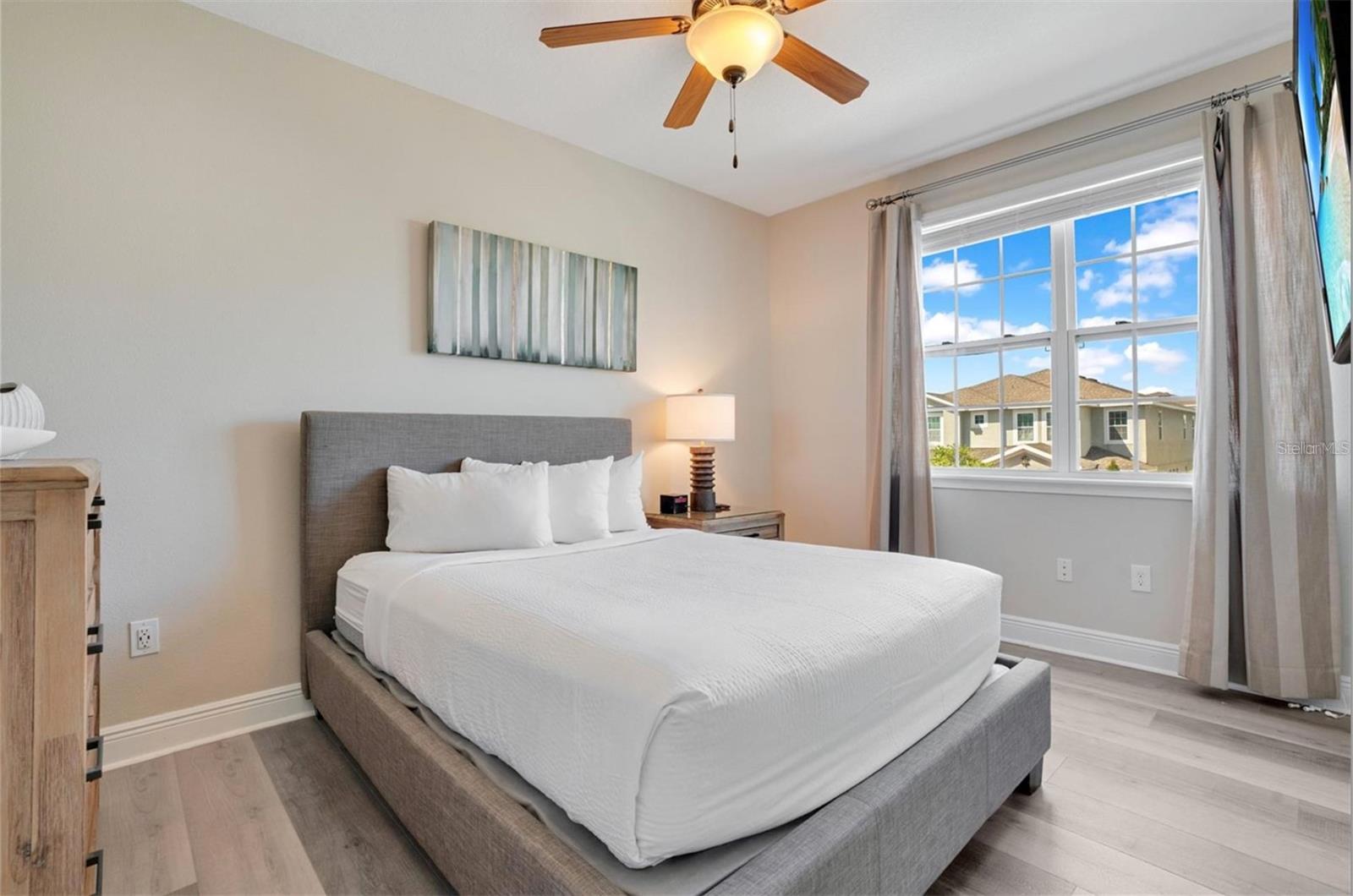 Image 23 of 71 For 7644 Fairfax Drive