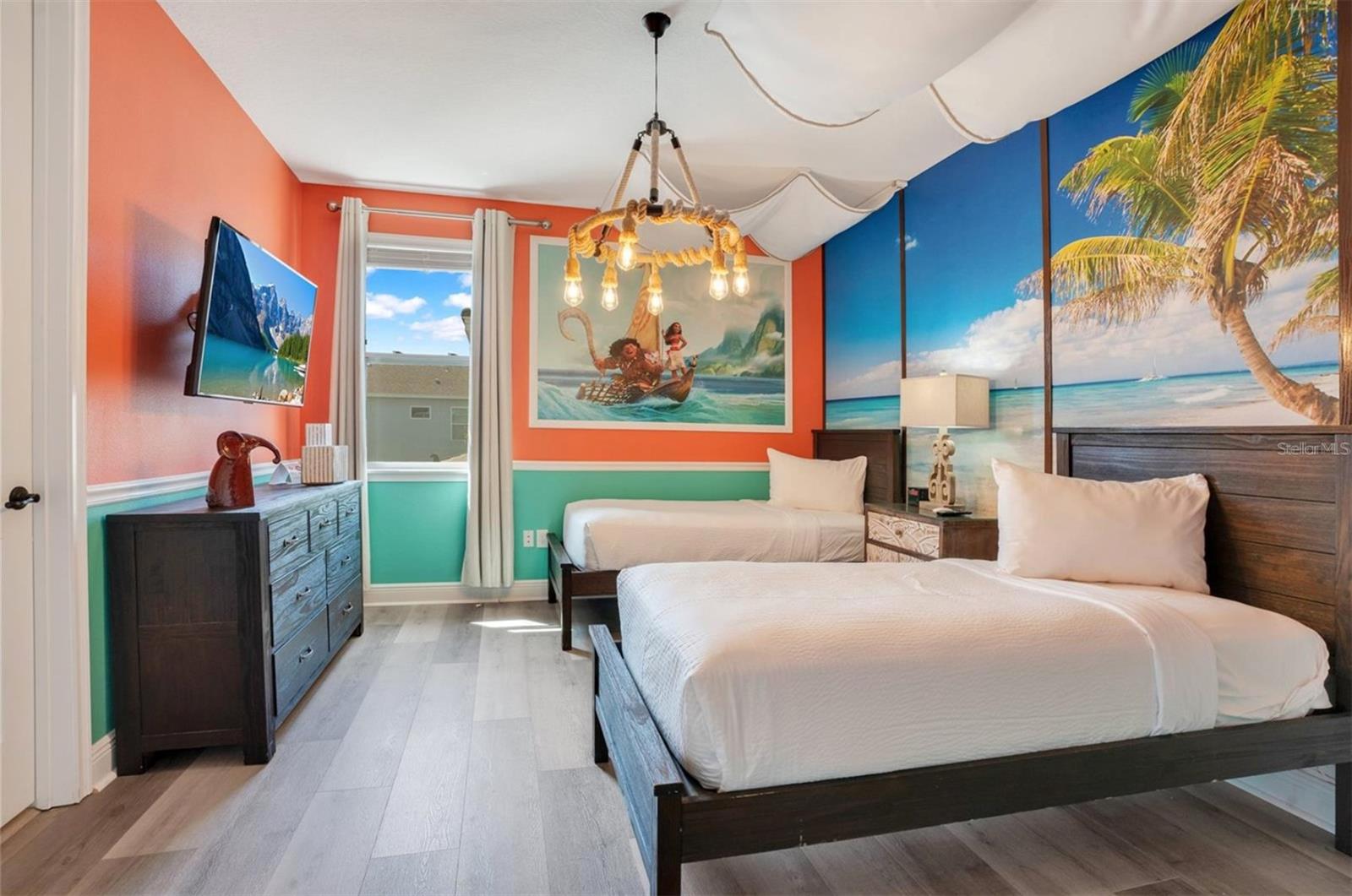 Image 27 of 71 For 7644 Fairfax Drive