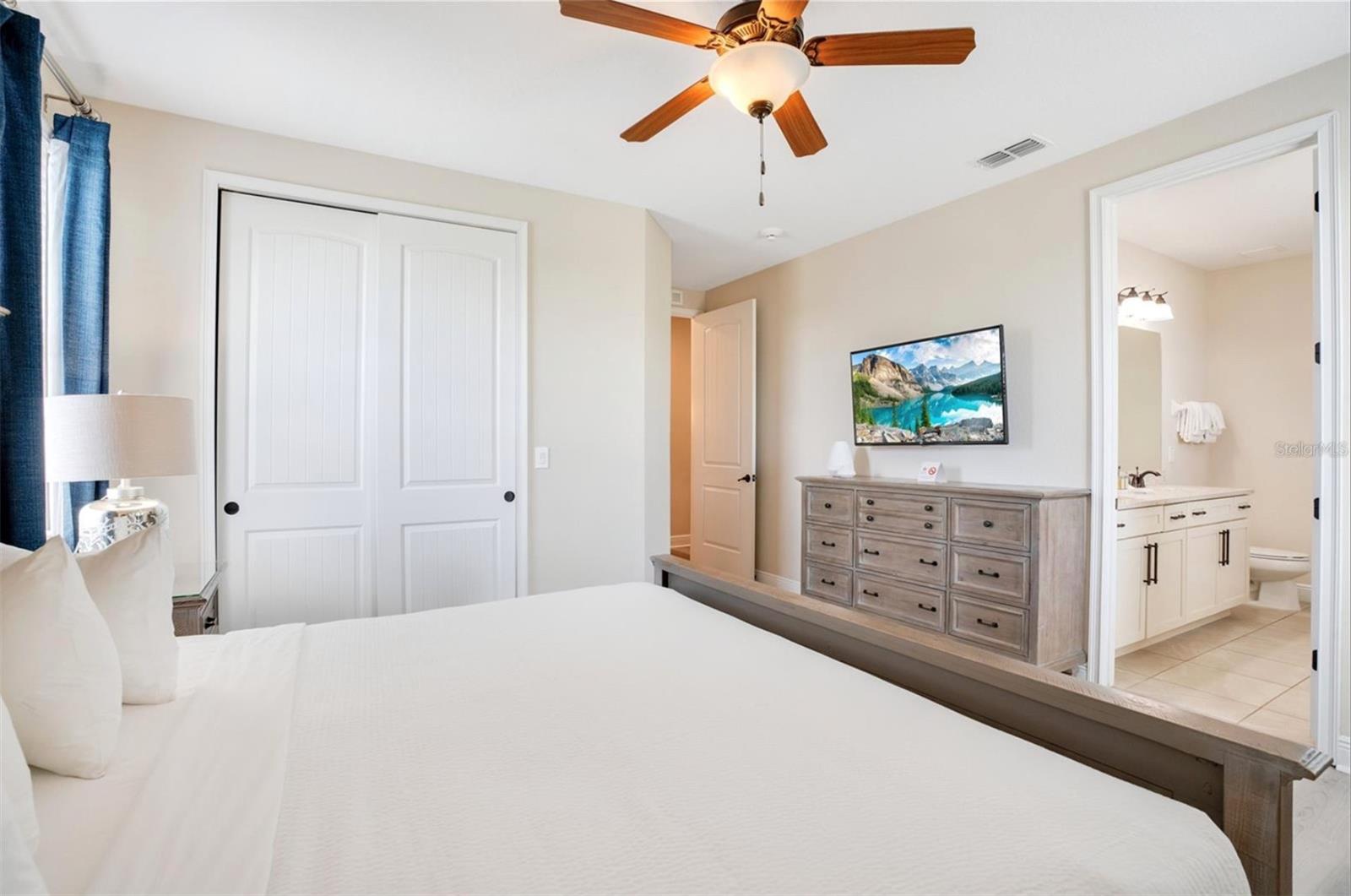 Image 30 of 71 For 7644 Fairfax Drive