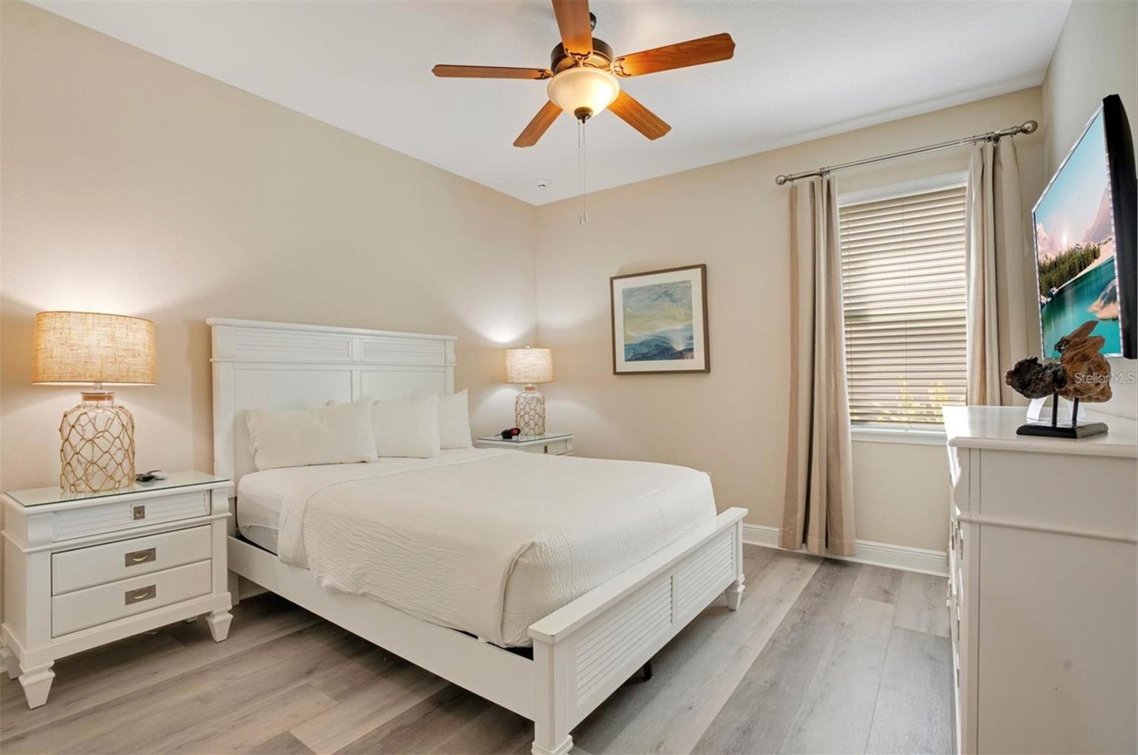 Image 38 of 71 For 7644 Fairfax Drive