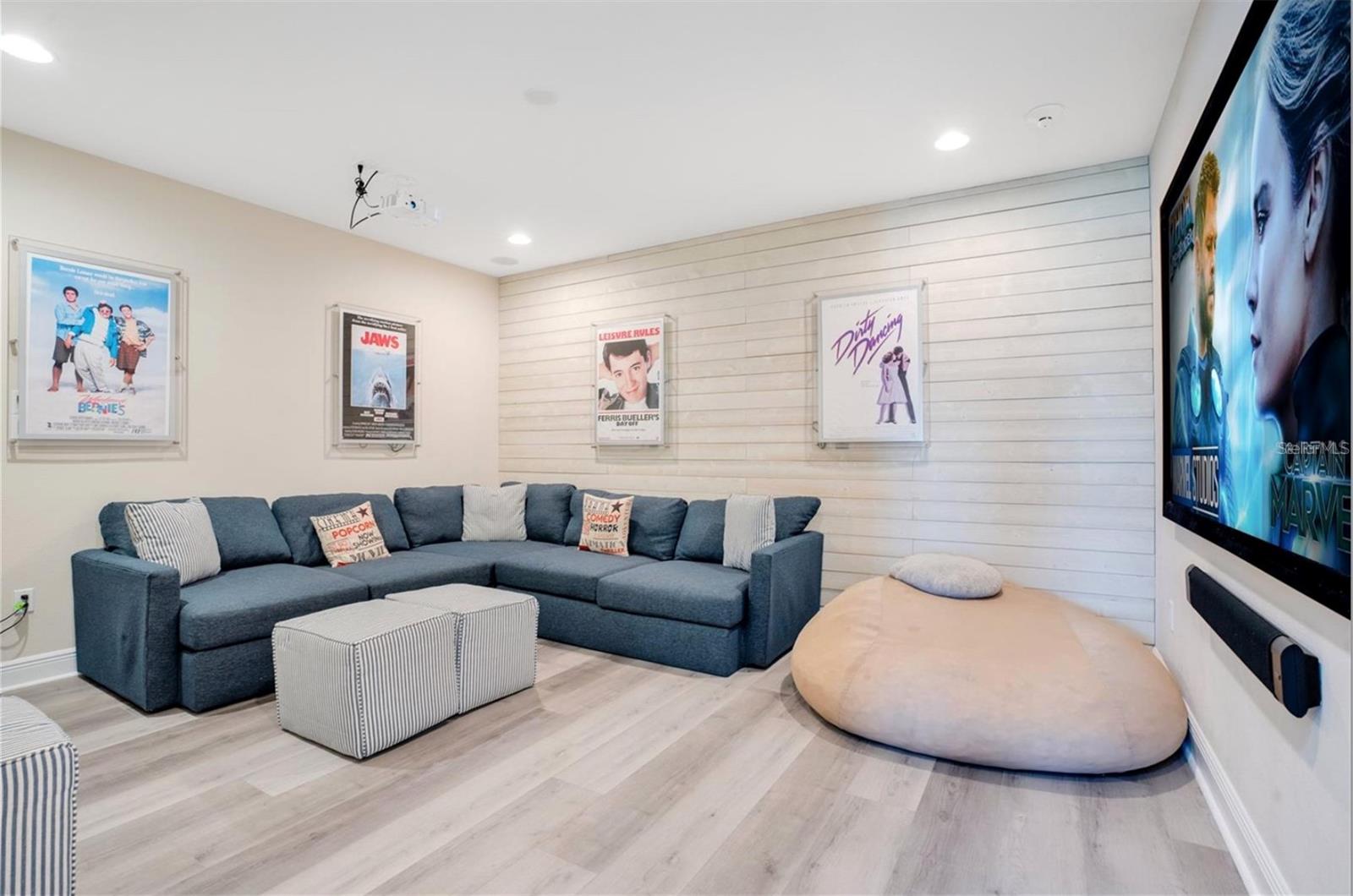 Image 41 of 71 For 7644 Fairfax Drive