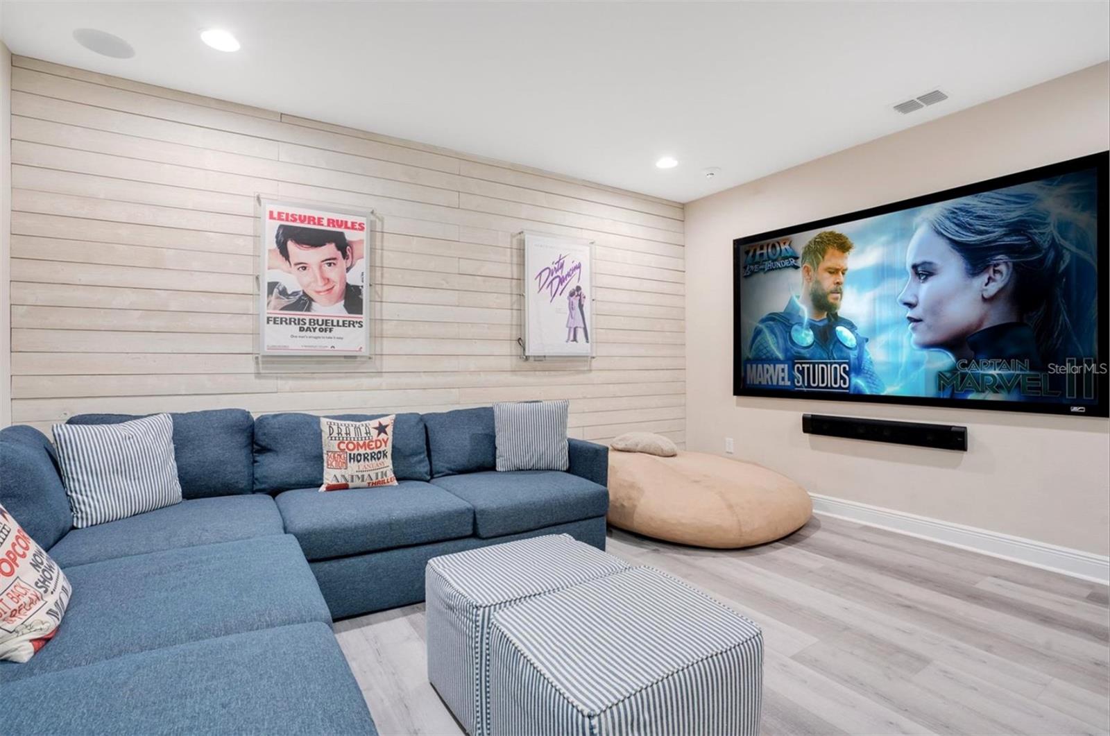 Image 42 of 71 For 7644 Fairfax Drive