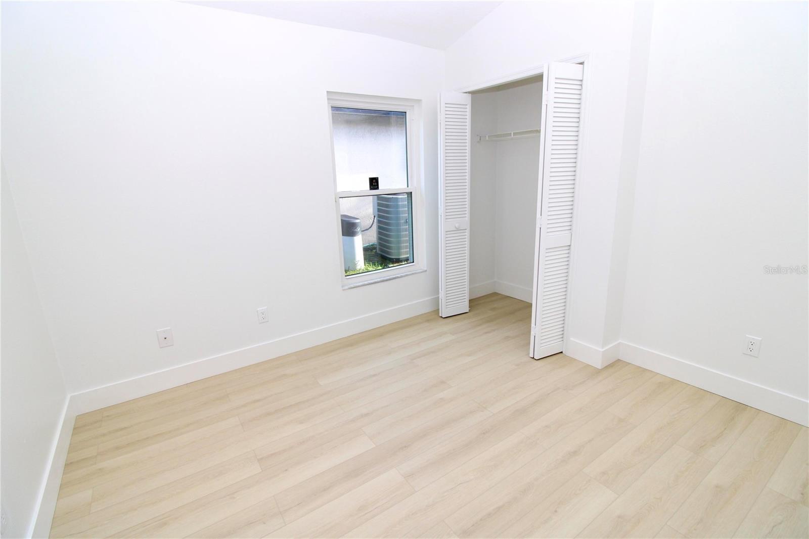 Image 15 of 26 For 13923 Tallowridge Court