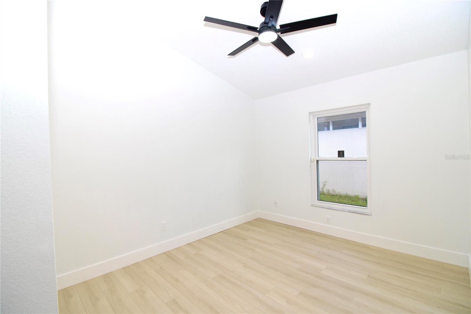 Image 17 of 26 For 13923 Tallowridge Court