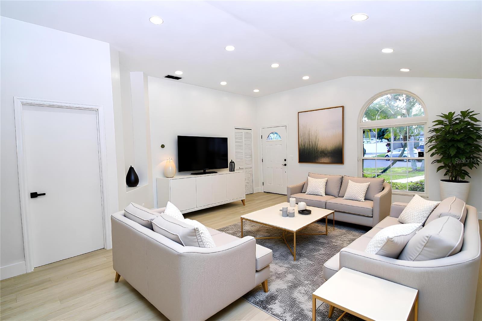 Image 3 of 26 For 13923 Tallowridge Court