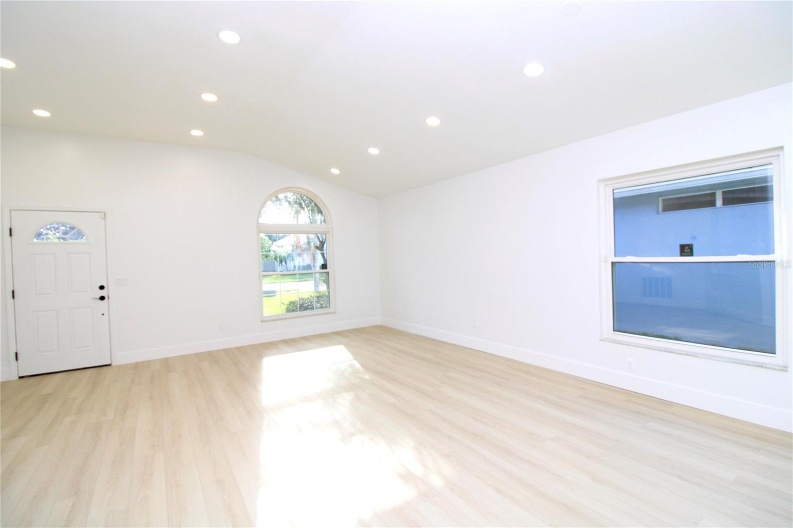 Image 5 of 26 For 13923 Tallowridge Court