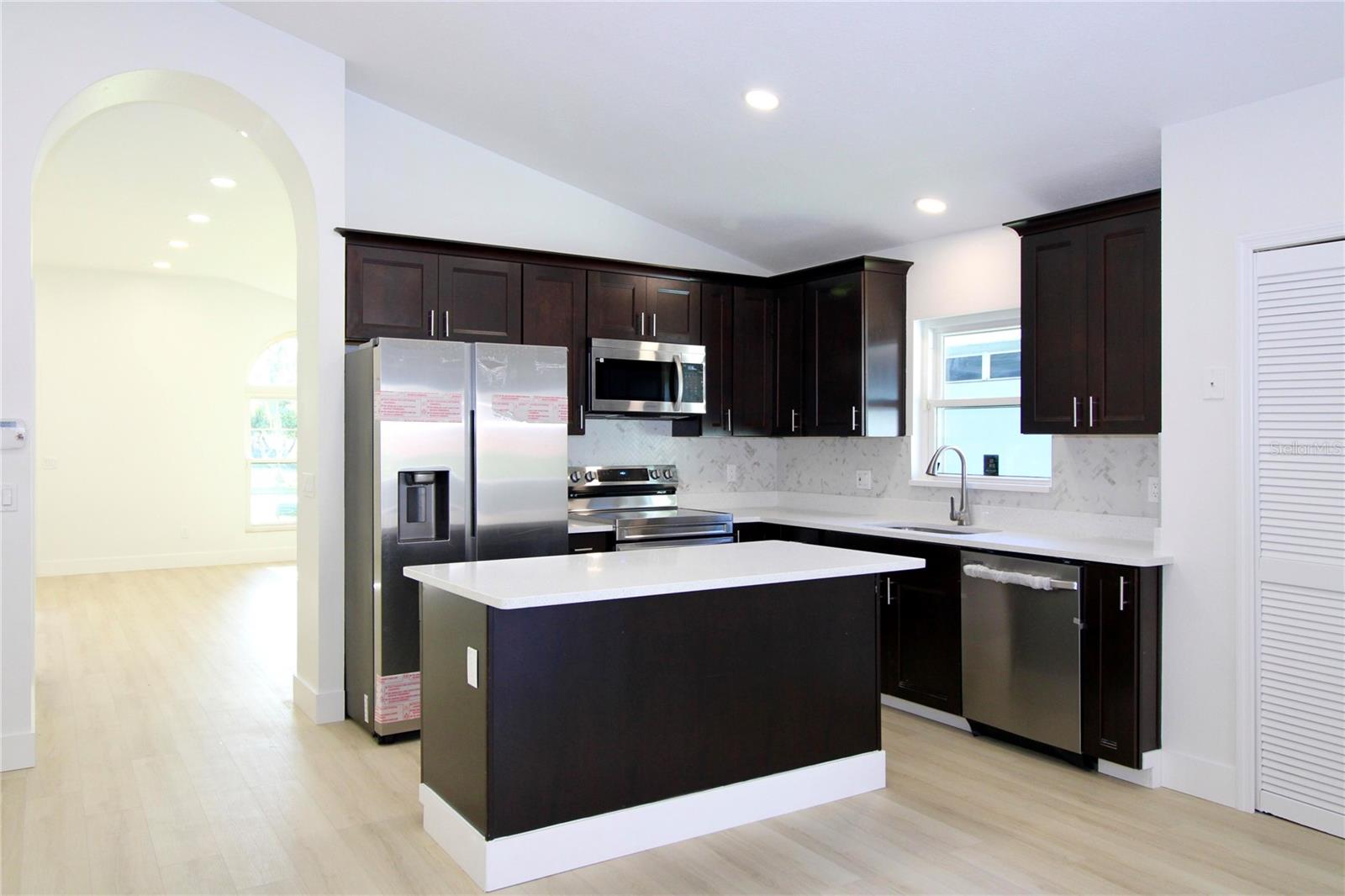 Image 7 of 26 For 13923 Tallowridge Court