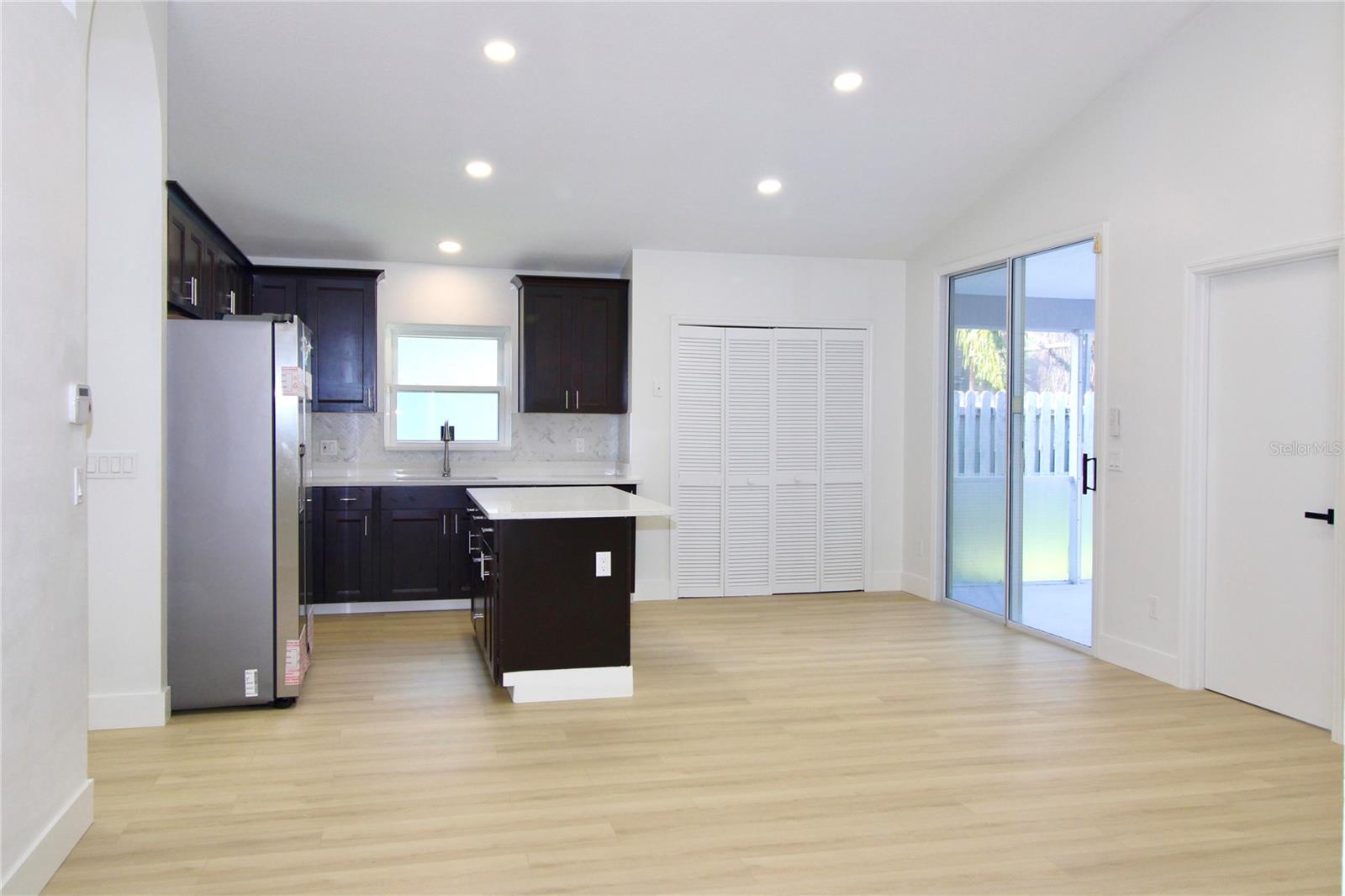 Image 9 of 26 For 13923 Tallowridge Court