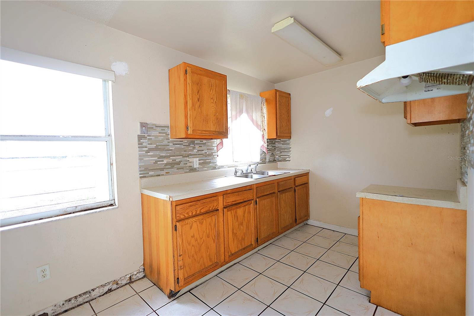 Image 9 of 18 For 5382 Botany Court