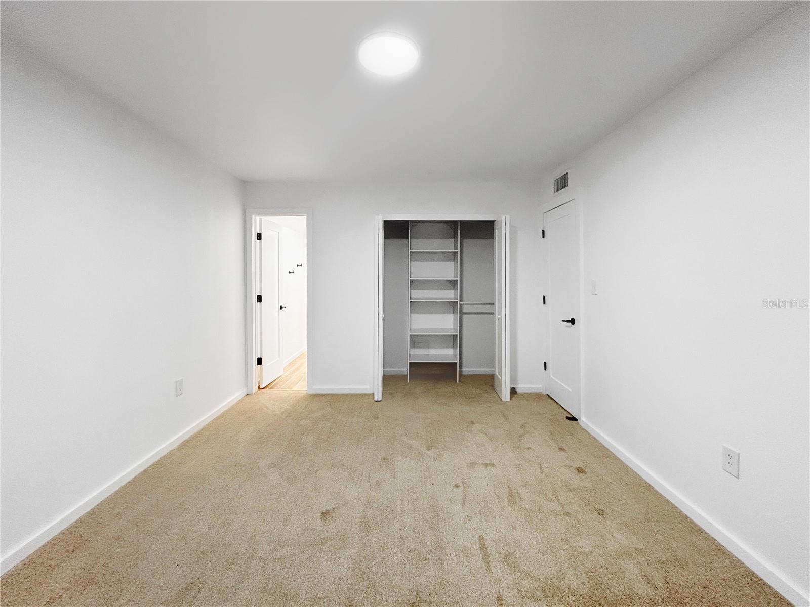 Image 15 of 22 For 805 Sky Lake Circle A