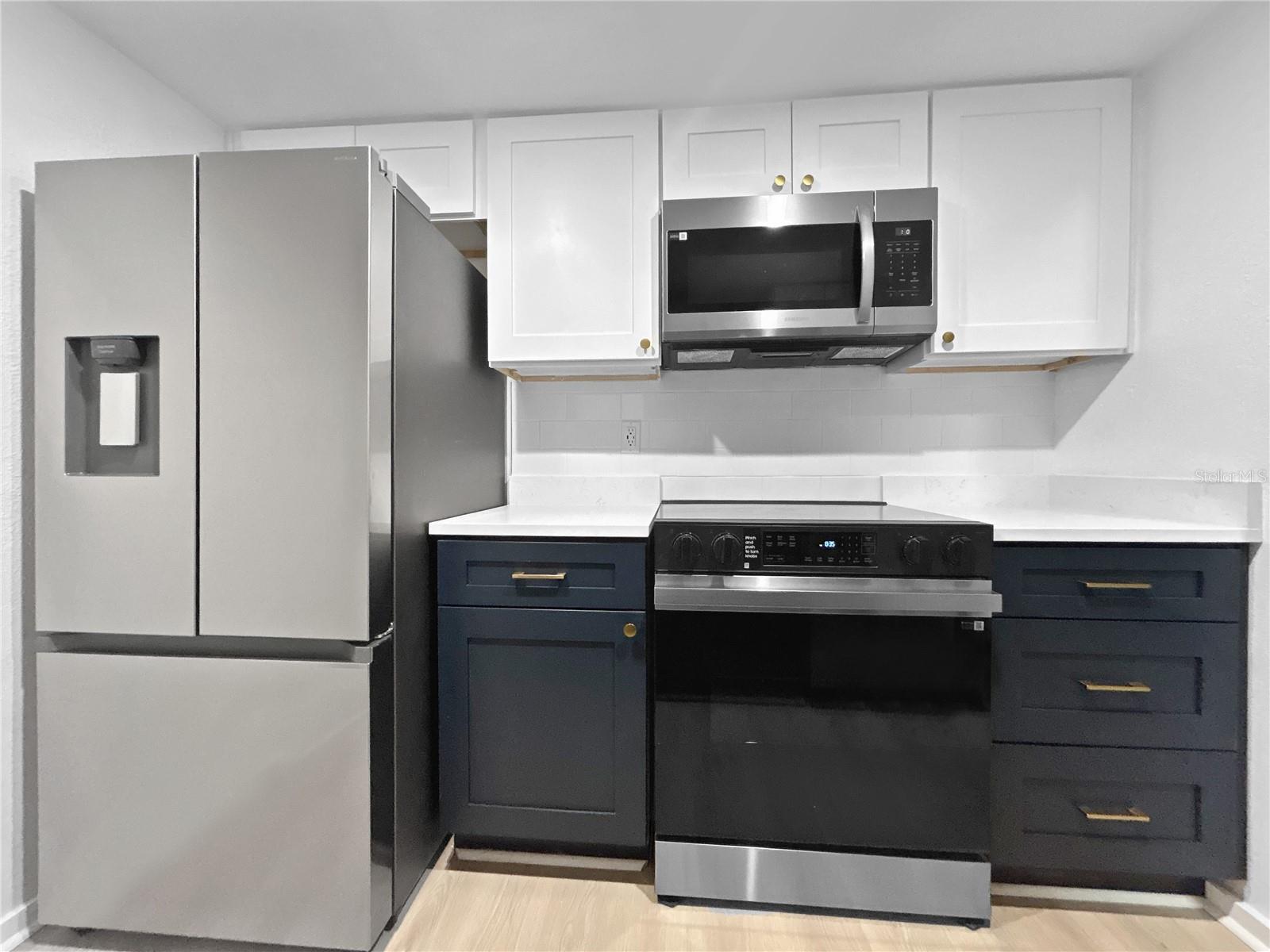 Image 2 of 22 For 805 Sky Lake Circle A