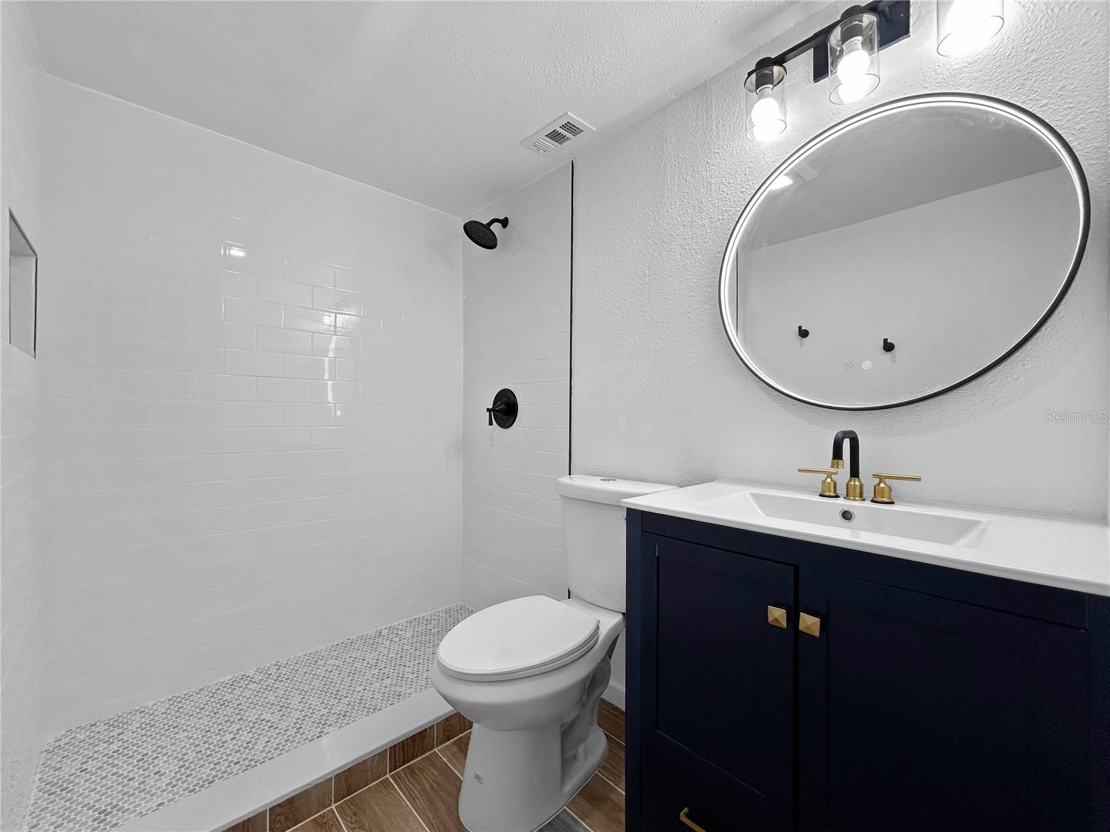 Image 7 of 22 For 805 Sky Lake Circle A