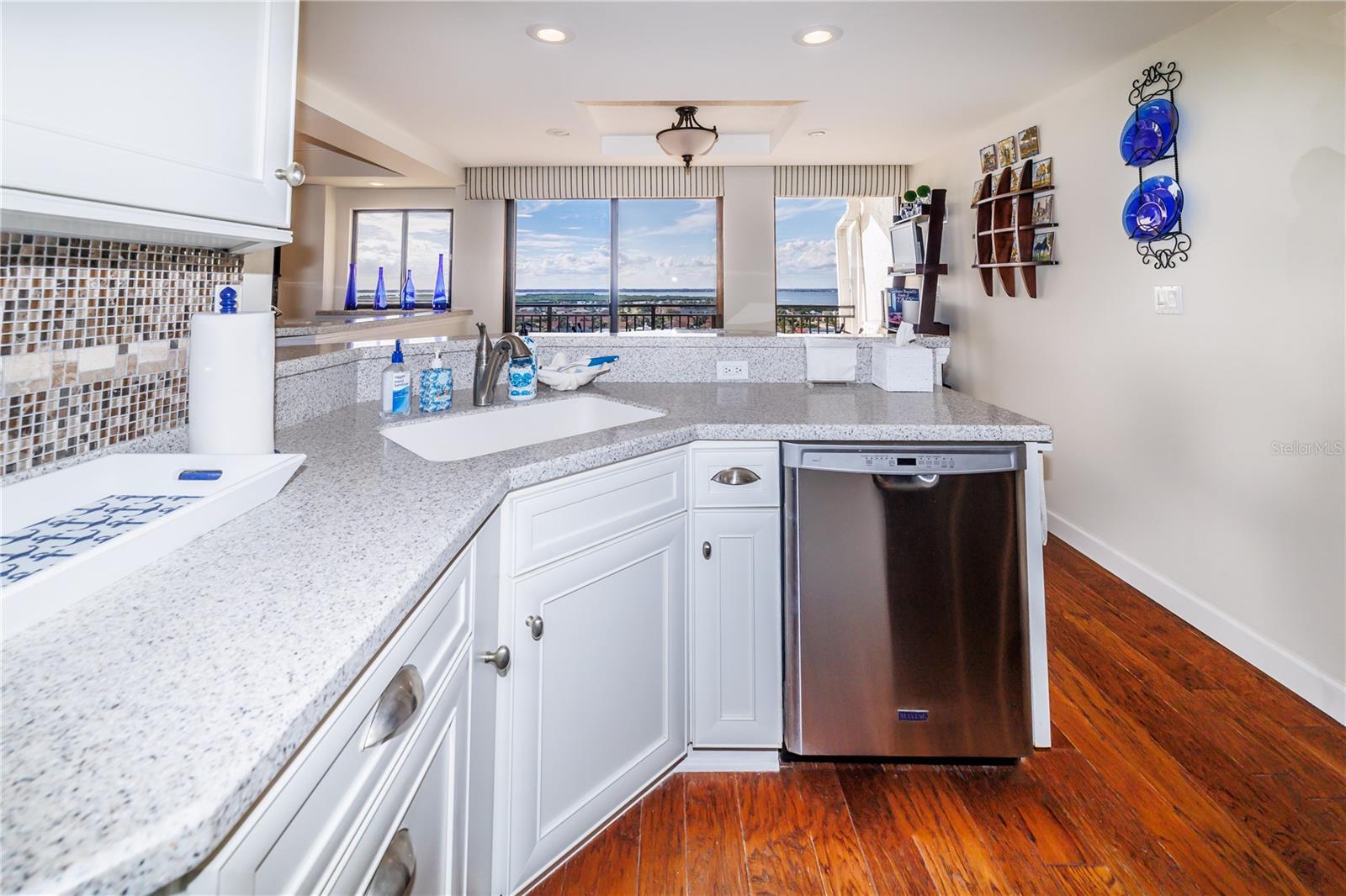 Image 40 of 79 For 2100 Atlantic Avenue P4