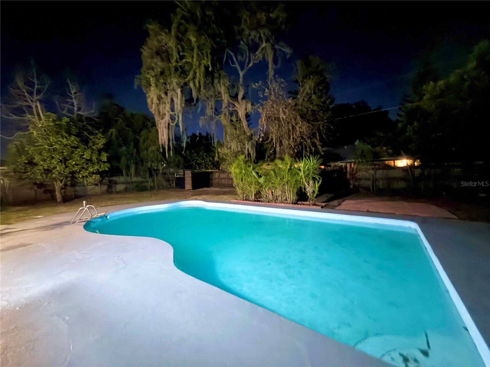 Image 2 of 15 For 2467 Sunderland Road