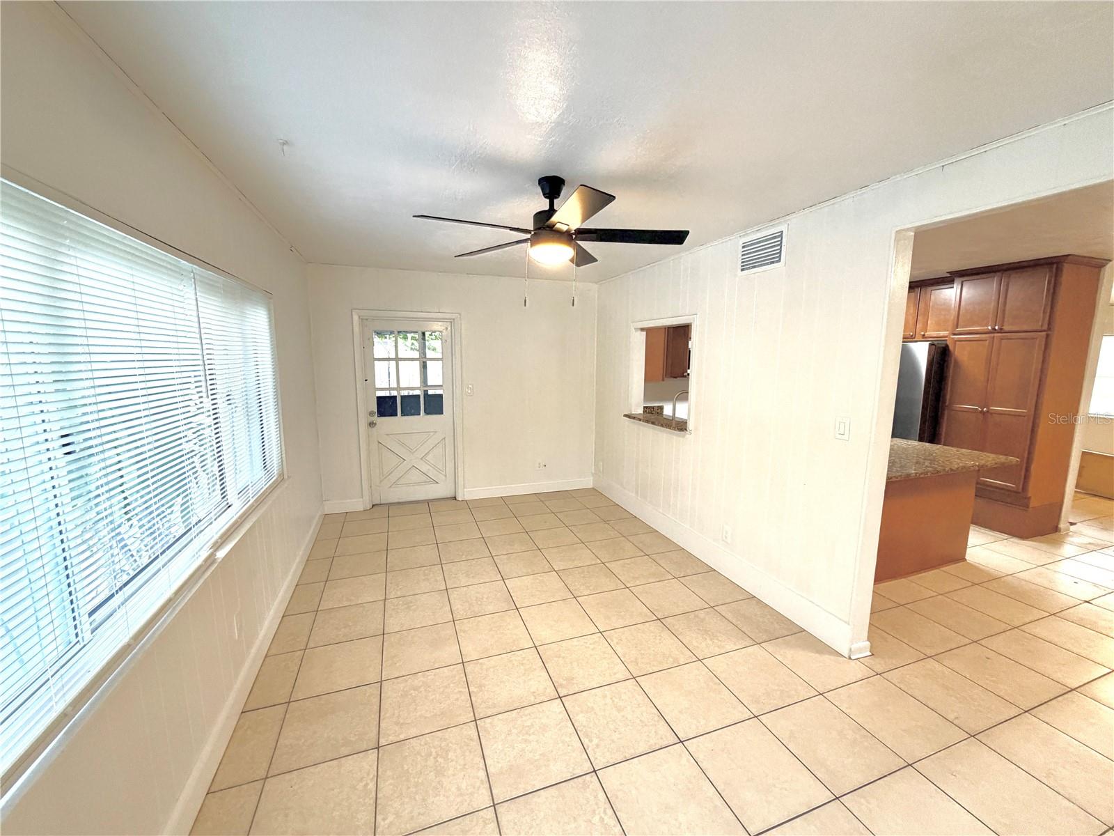 Image 3 of 15 For 2467 Sunderland Road