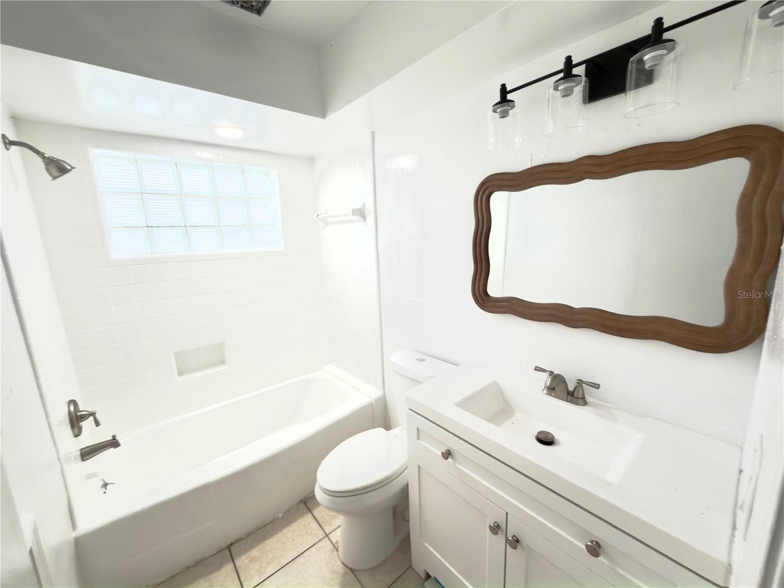 Image 9 of 15 For 2467 Sunderland Road