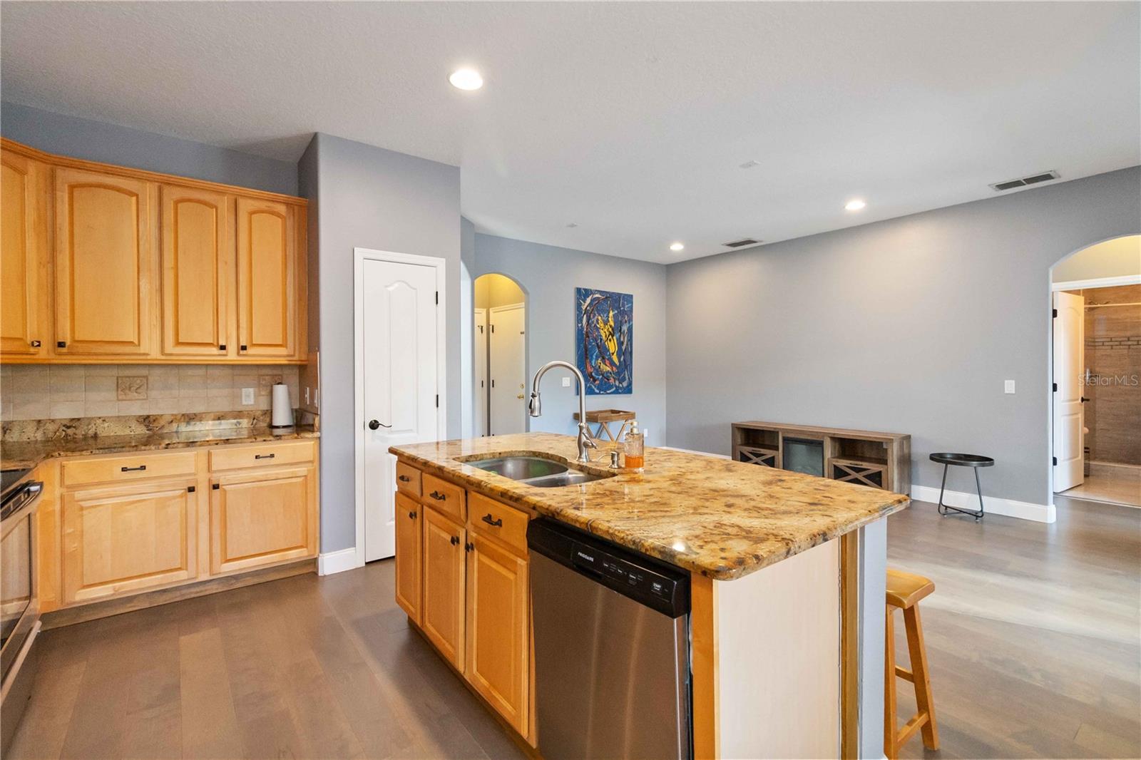 Image 18 of 52 For 9797 Portofino Drive