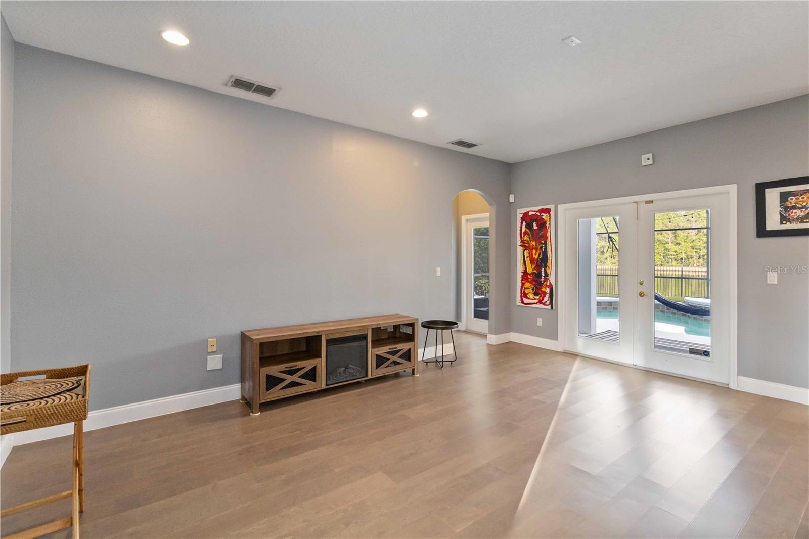 Image 22 of 52 For 9797 Portofino Drive