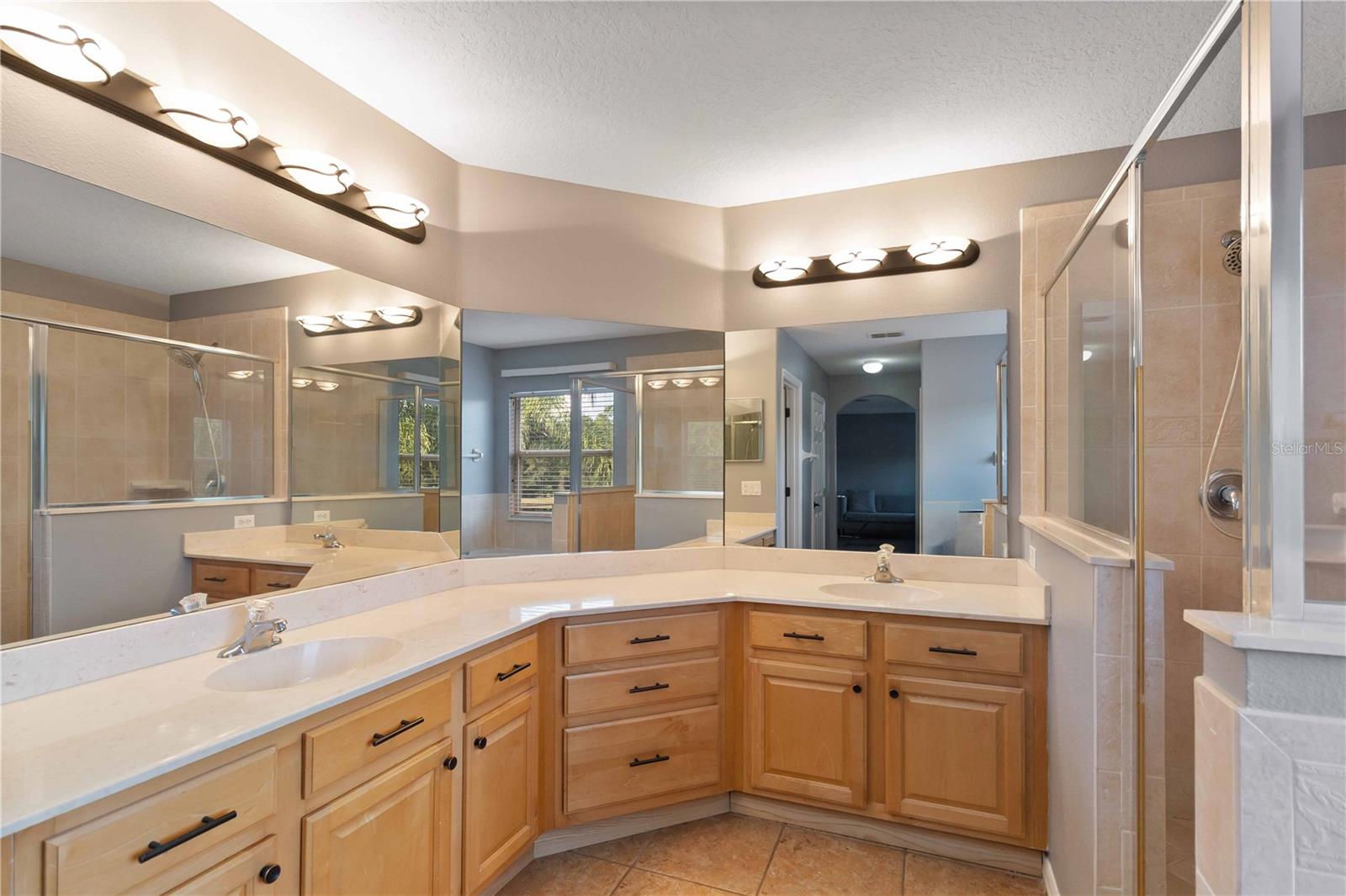 Image 32 of 52 For 9797 Portofino Drive