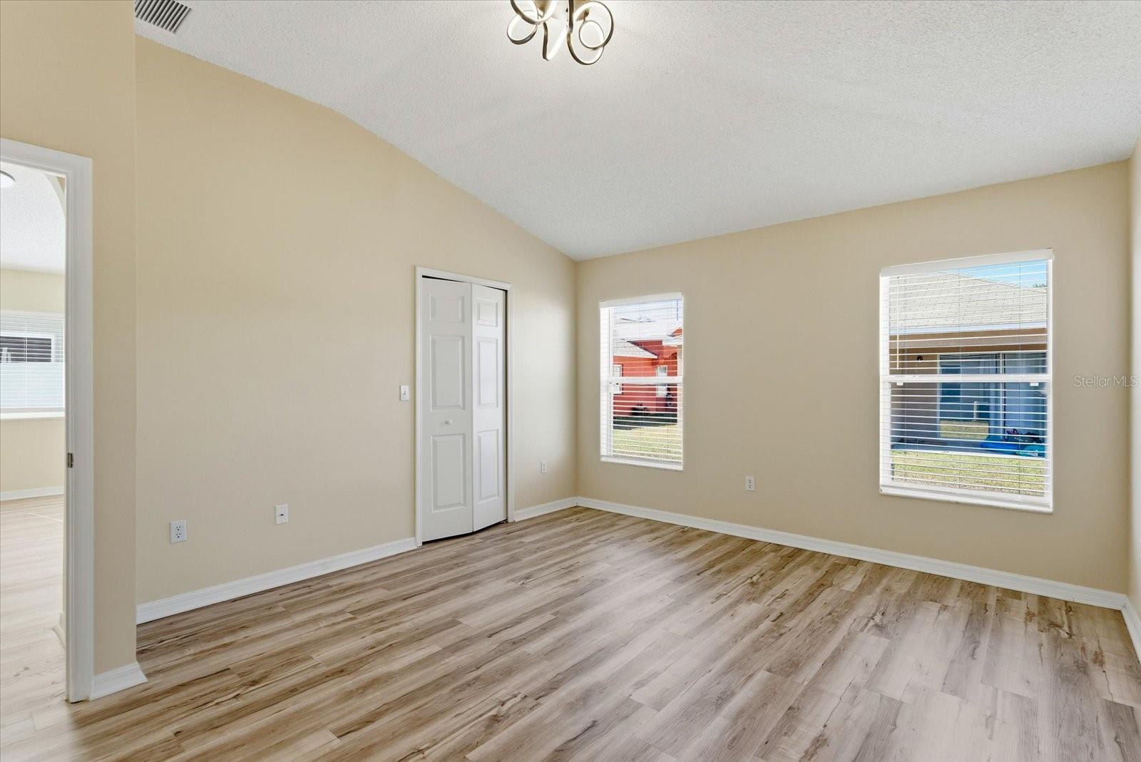 Image 20 of 37 For 12923 Fieldmoor Court