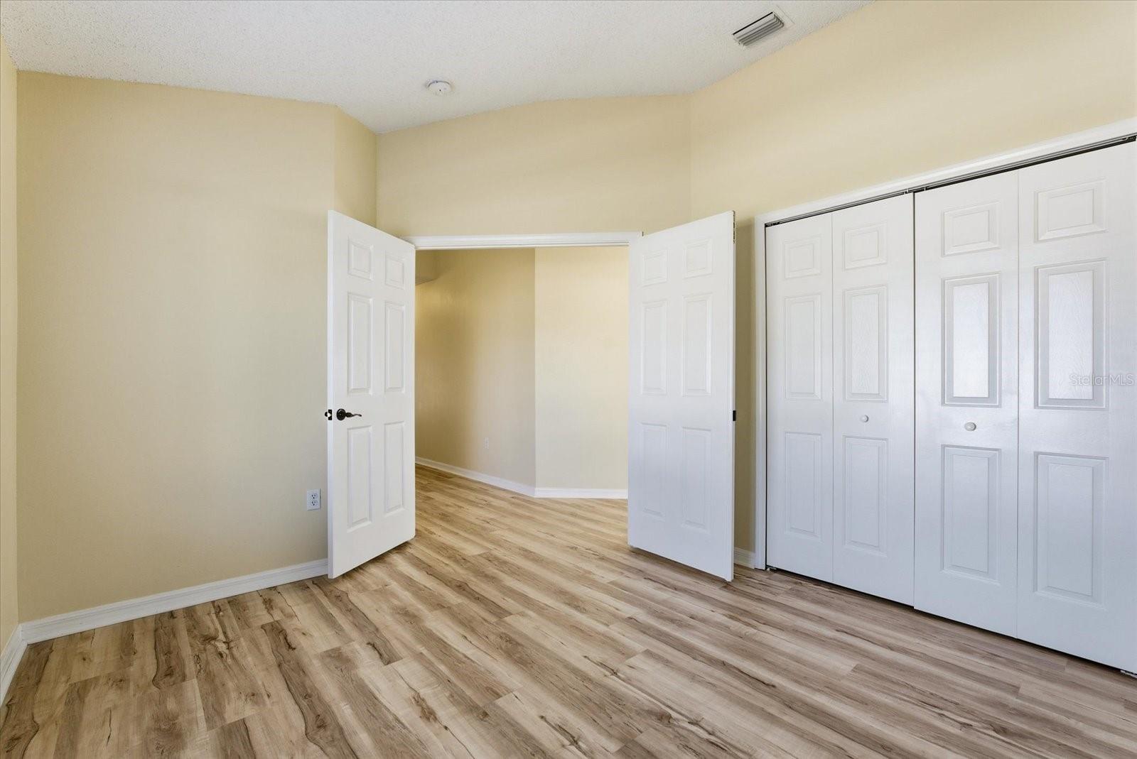 Image 6 of 37 For 12923 Fieldmoor Court