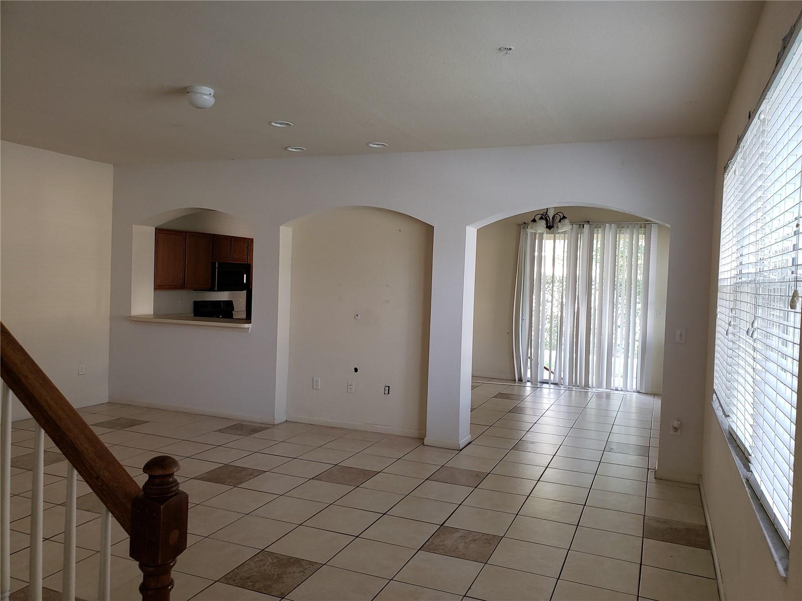 Image 2 of 6 For 3051 Ashland Lane N