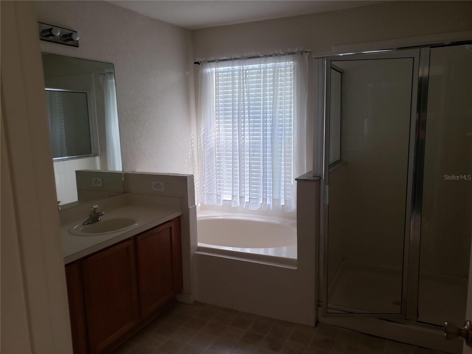 Image 4 of 6 For 3051 Ashland Lane N