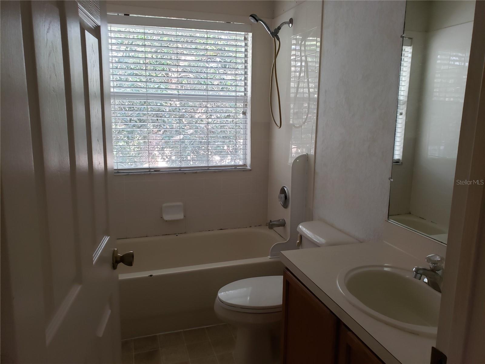 Image 6 of 6 For 3051 Ashland Lane N