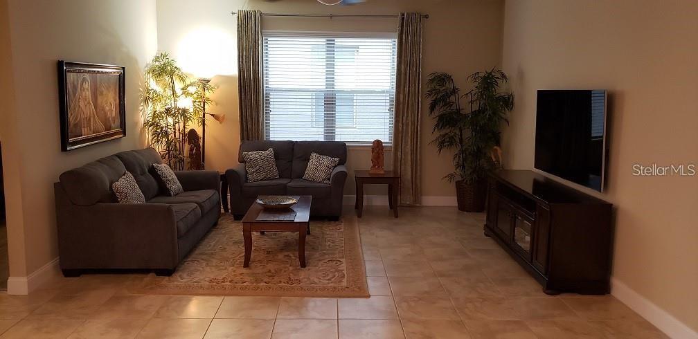 Image 6 of 19 For 309 Capron Ash Loop