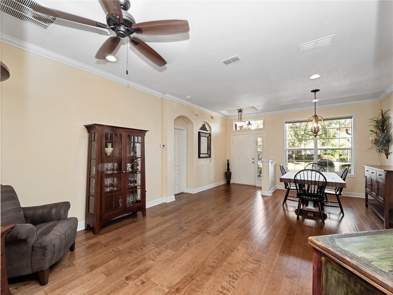 Image 18 of 33 For 383 Brentwood Club Cove