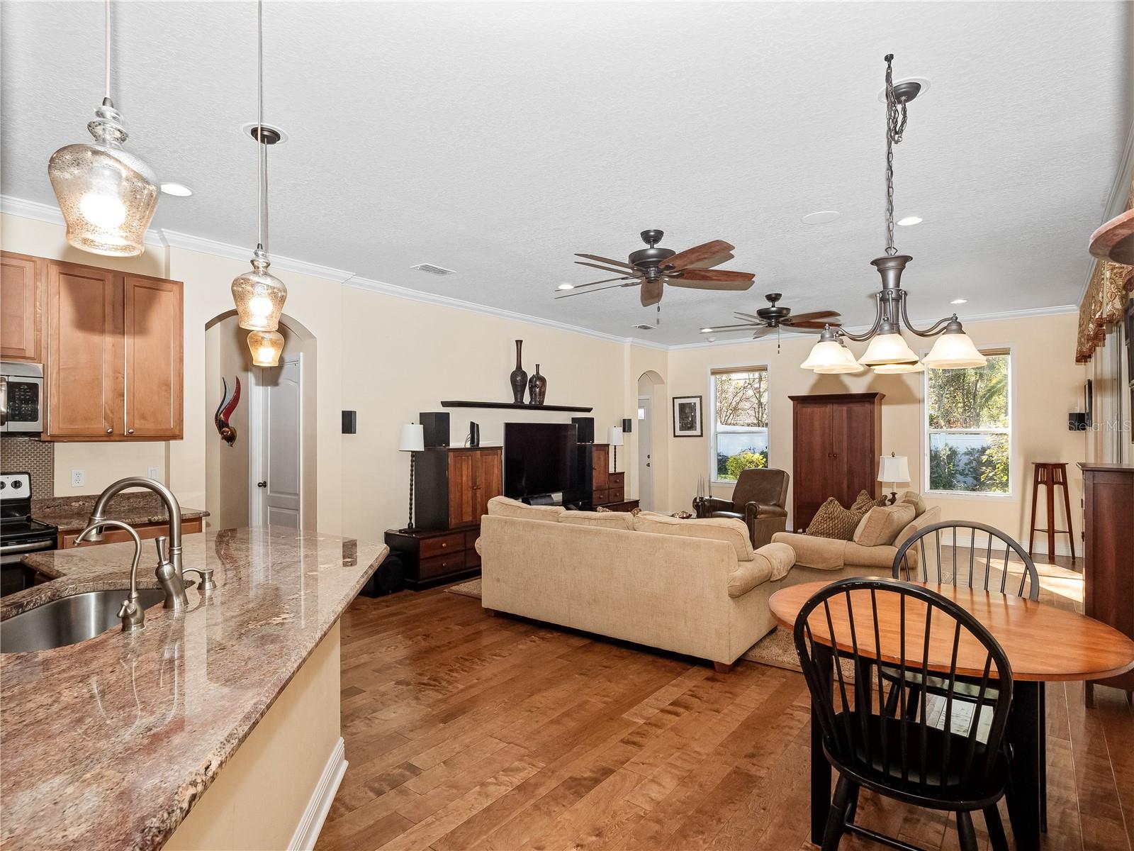 Image 19 of 33 For 383 Brentwood Club Cove