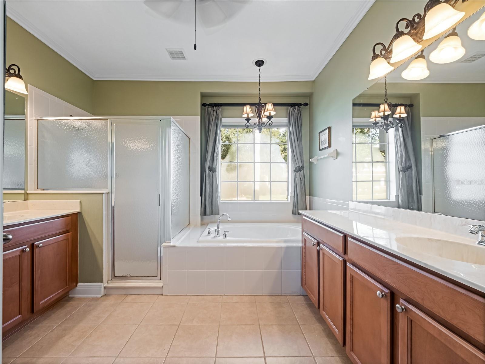 Image 23 of 33 For 383 Brentwood Club Cove