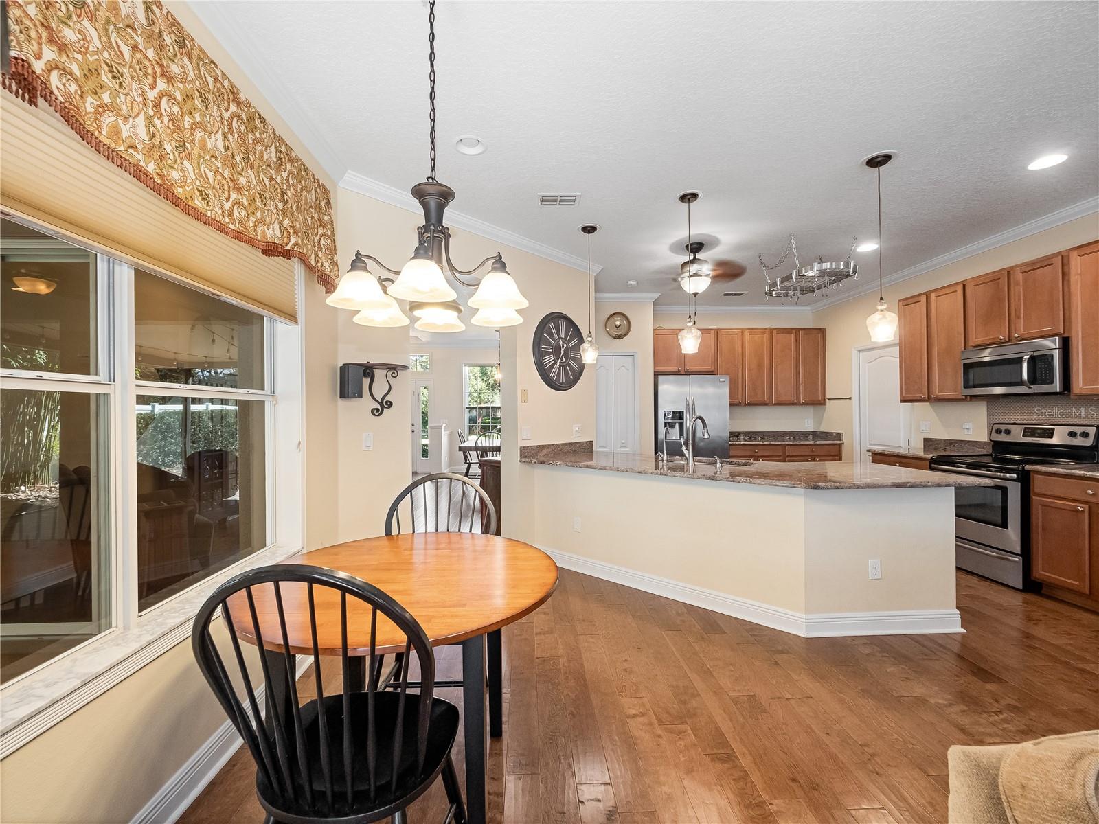 Image 9 of 33 For 383 Brentwood Club Cove