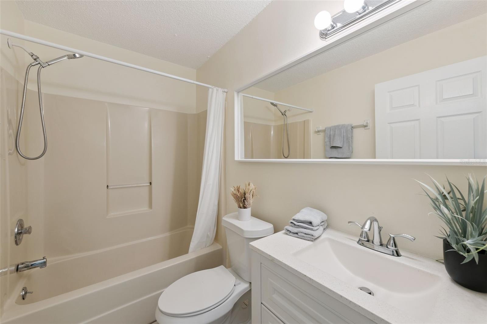 Image 16 of 21 For 212 Ridgecrest Loop B