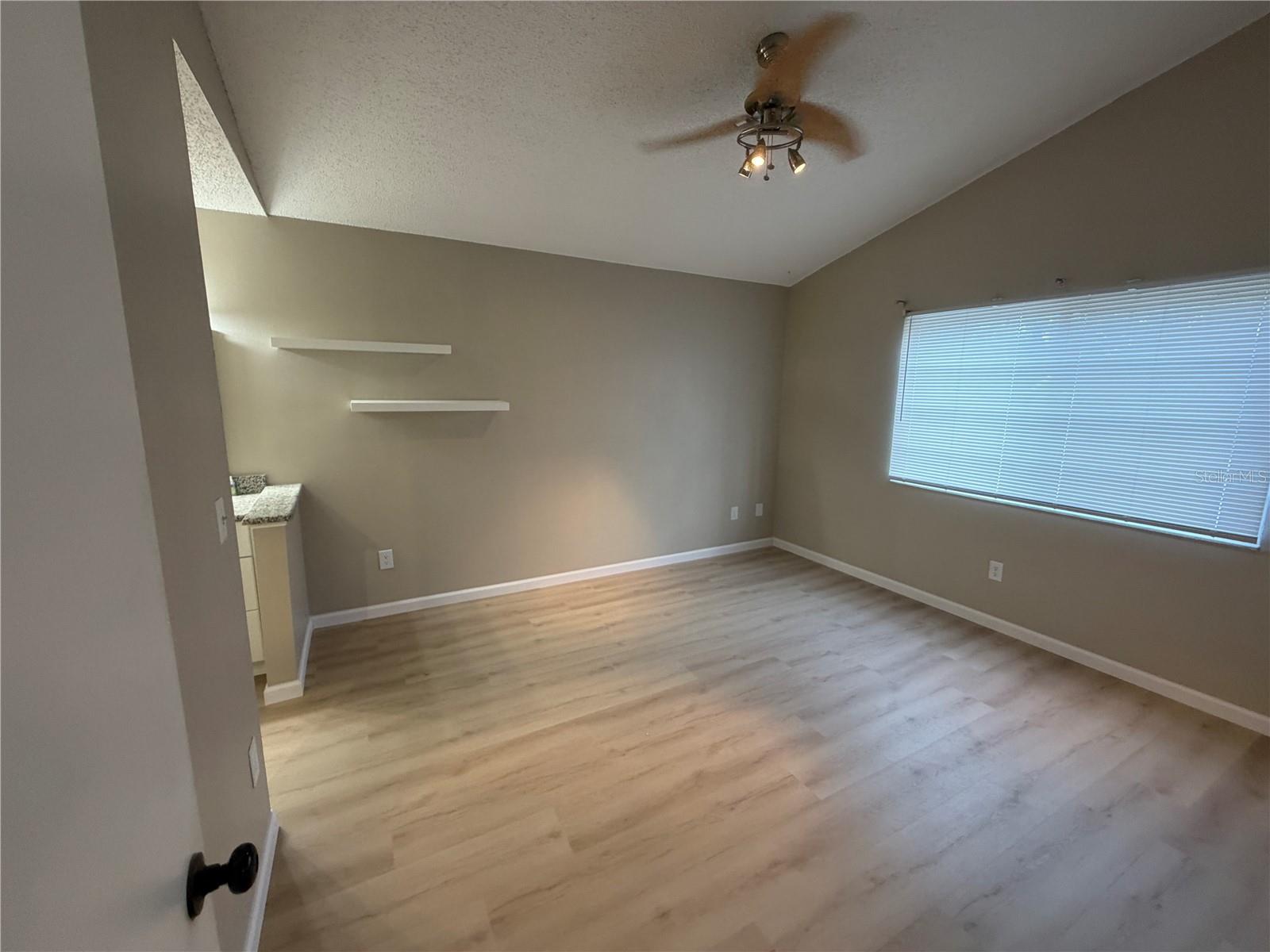 Image 13 of 19 For 532 Harvard Place