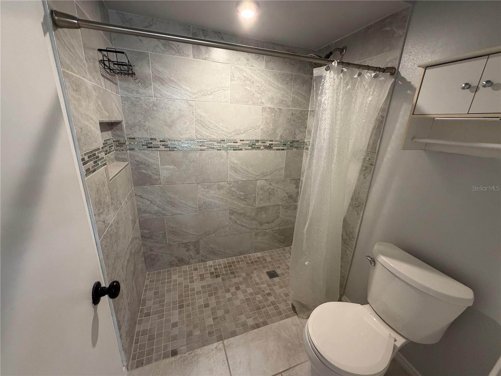 Image 16 of 19 For 532 Harvard Place